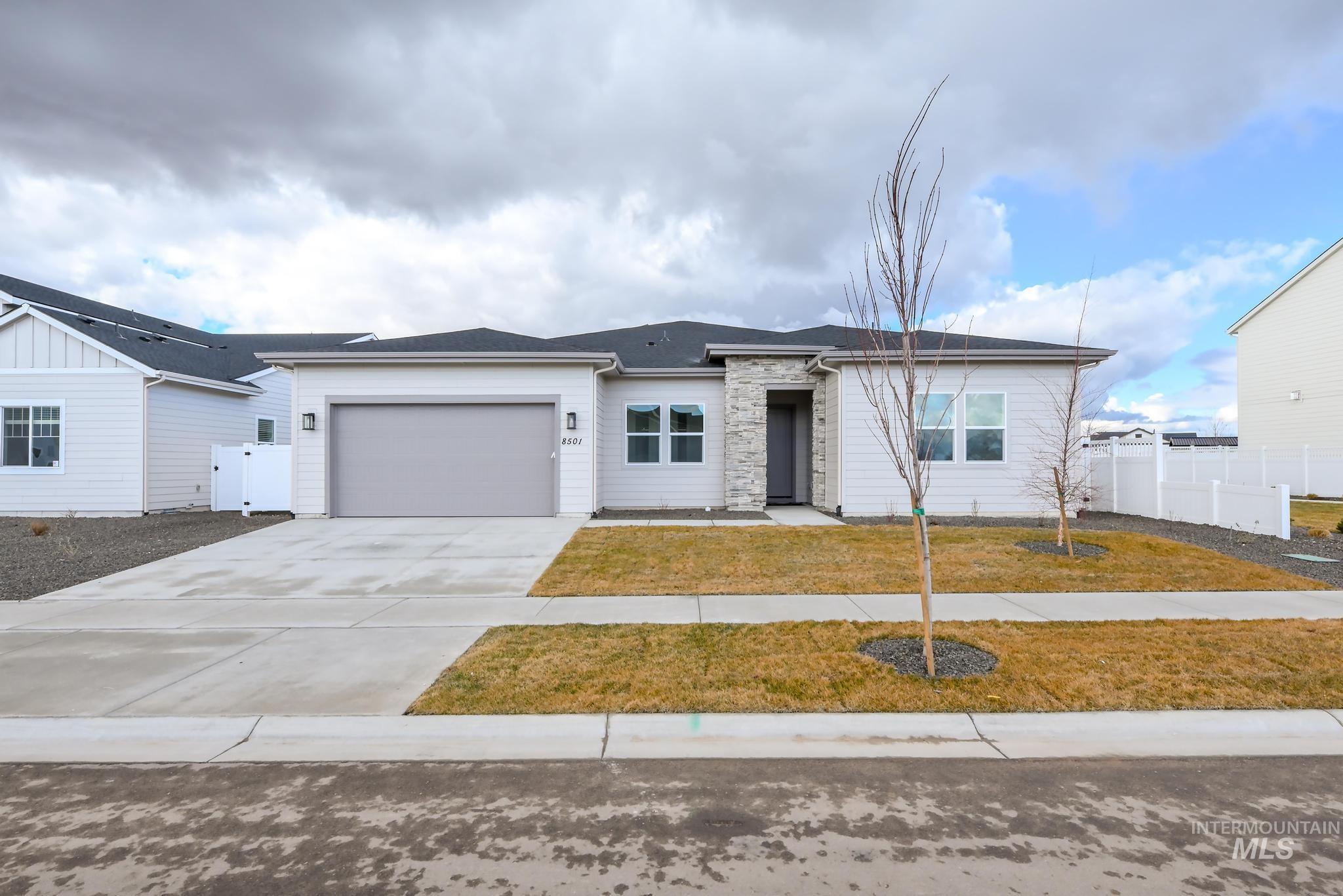8501 S Country Wind Ave, Meridian, Idaho 83642, 4 Bedrooms, 3 Bathrooms, Residential For Sale, Price $649,000,MLS 98979871