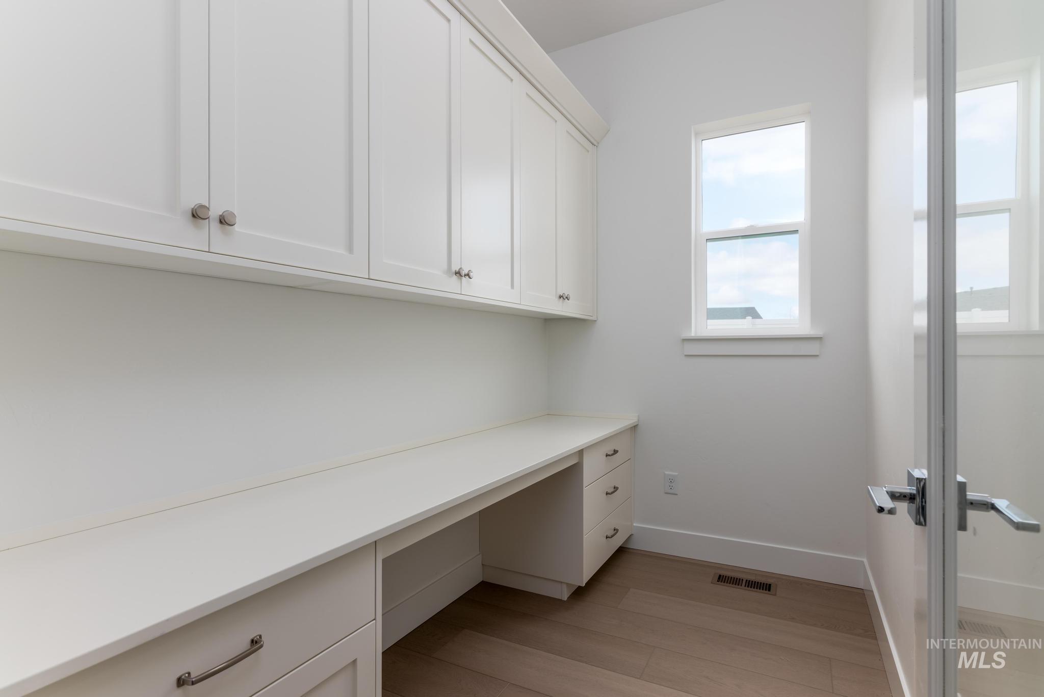 8501 S Country Wind Ave, Meridian, Idaho 83642, 4 Bedrooms, 3 Bathrooms, Residential For Sale, Price $649,000,MLS 98979871