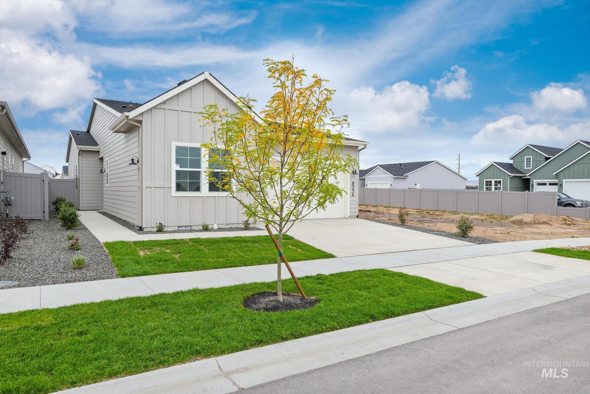 8534 W Stillmore St, Star, Idaho 83669, 2 Bedrooms, 2 Bathrooms, Residential For Sale, Price $519,000,MLS 98979874