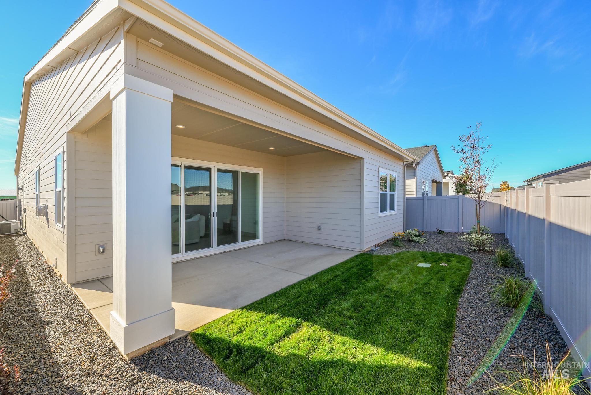 8534 W Stillmore St, Star, Idaho 83669, 2 Bedrooms, 2 Bathrooms, Residential For Sale, Price $519,000,MLS 98979874