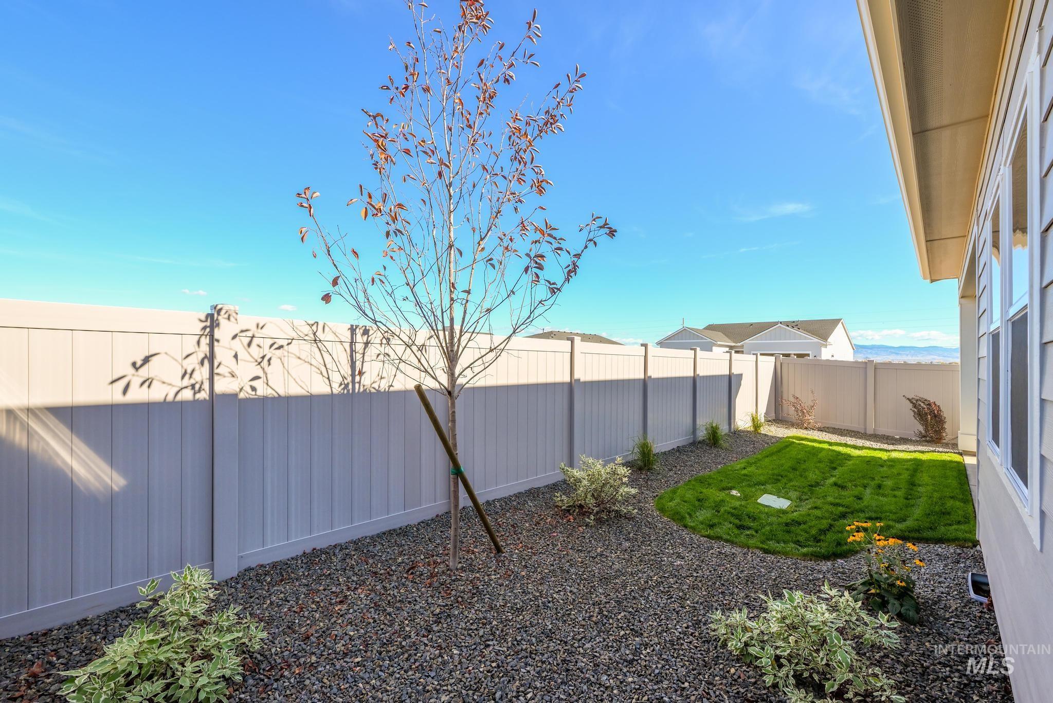 8534 W Stillmore St, Star, Idaho 83669, 2 Bedrooms, 2 Bathrooms, Residential For Sale, Price $519,000,MLS 98979874