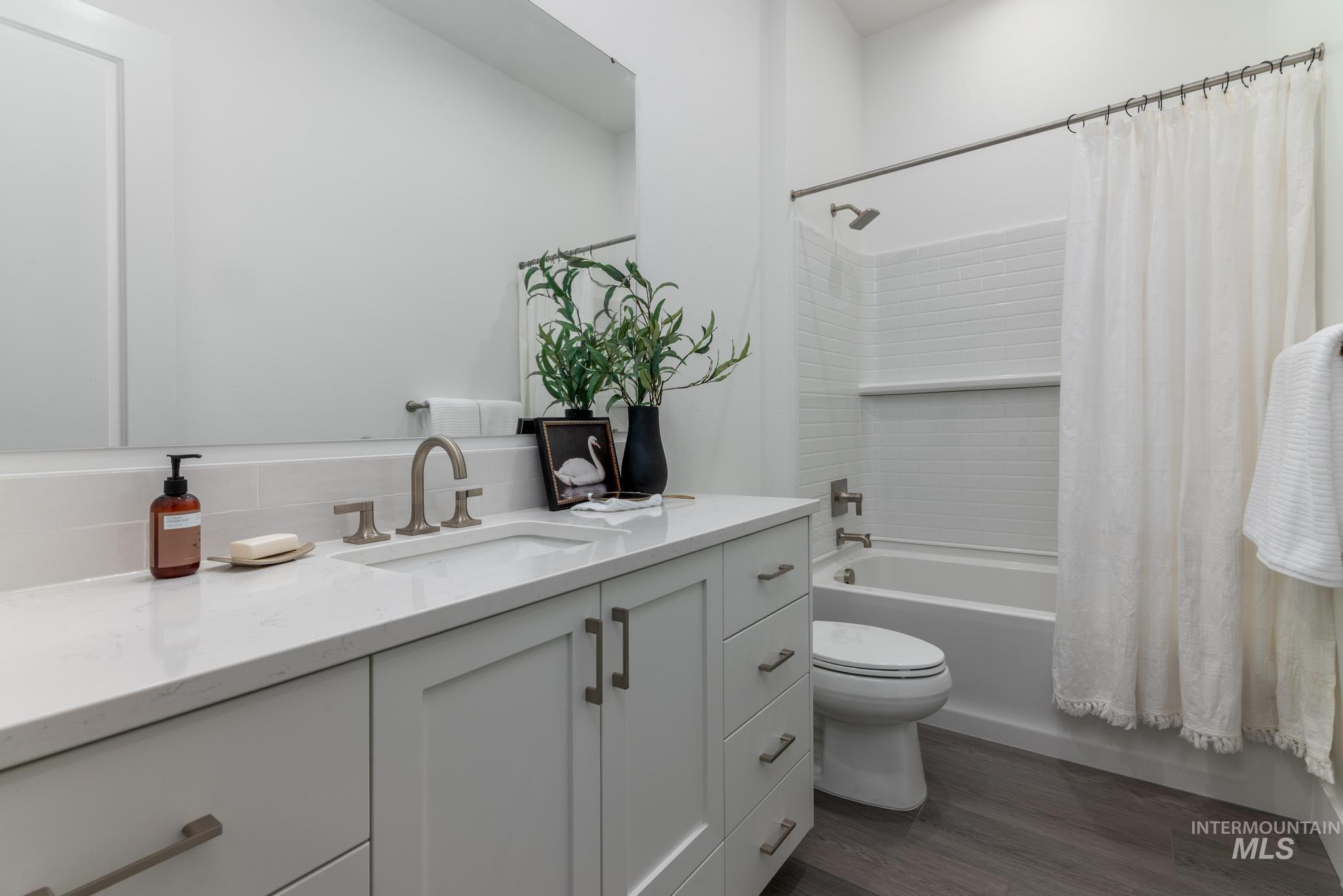 2568 N Leatherwood Ave, Star, Idaho 83669, 3 Bedrooms, 3 Bathrooms, Residential For Sale, Price $644,000,MLS 98979875