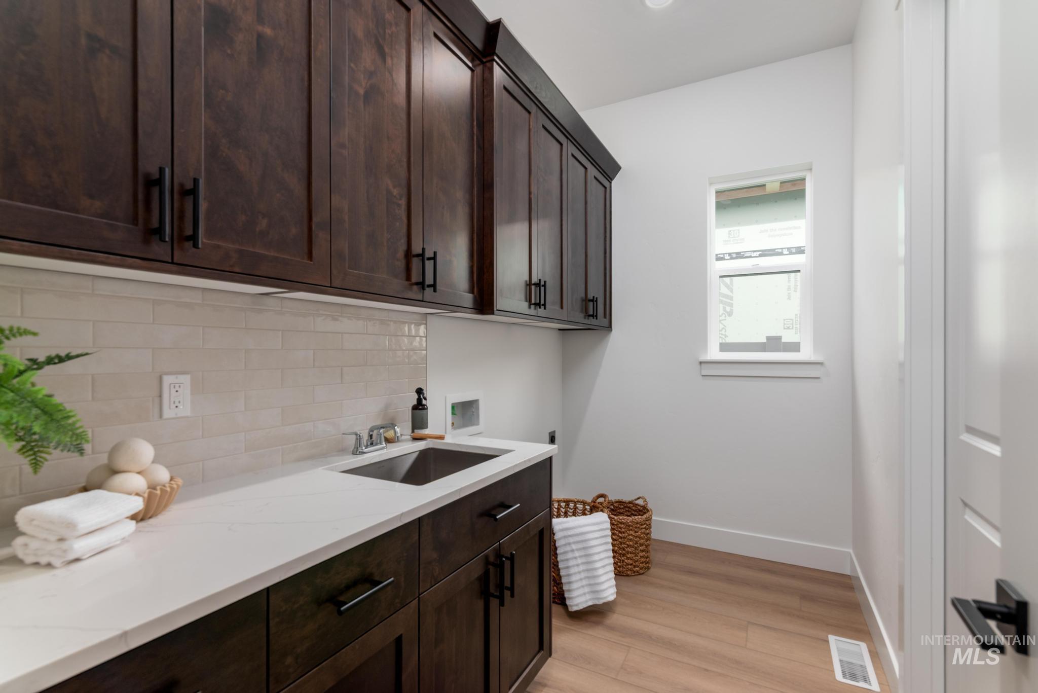 2604 N Leatherwood Ave., Star, Idaho 83669, 3 Bedrooms, 2.5 Bathrooms, Residential For Sale, Price $644,000,MLS 98979876