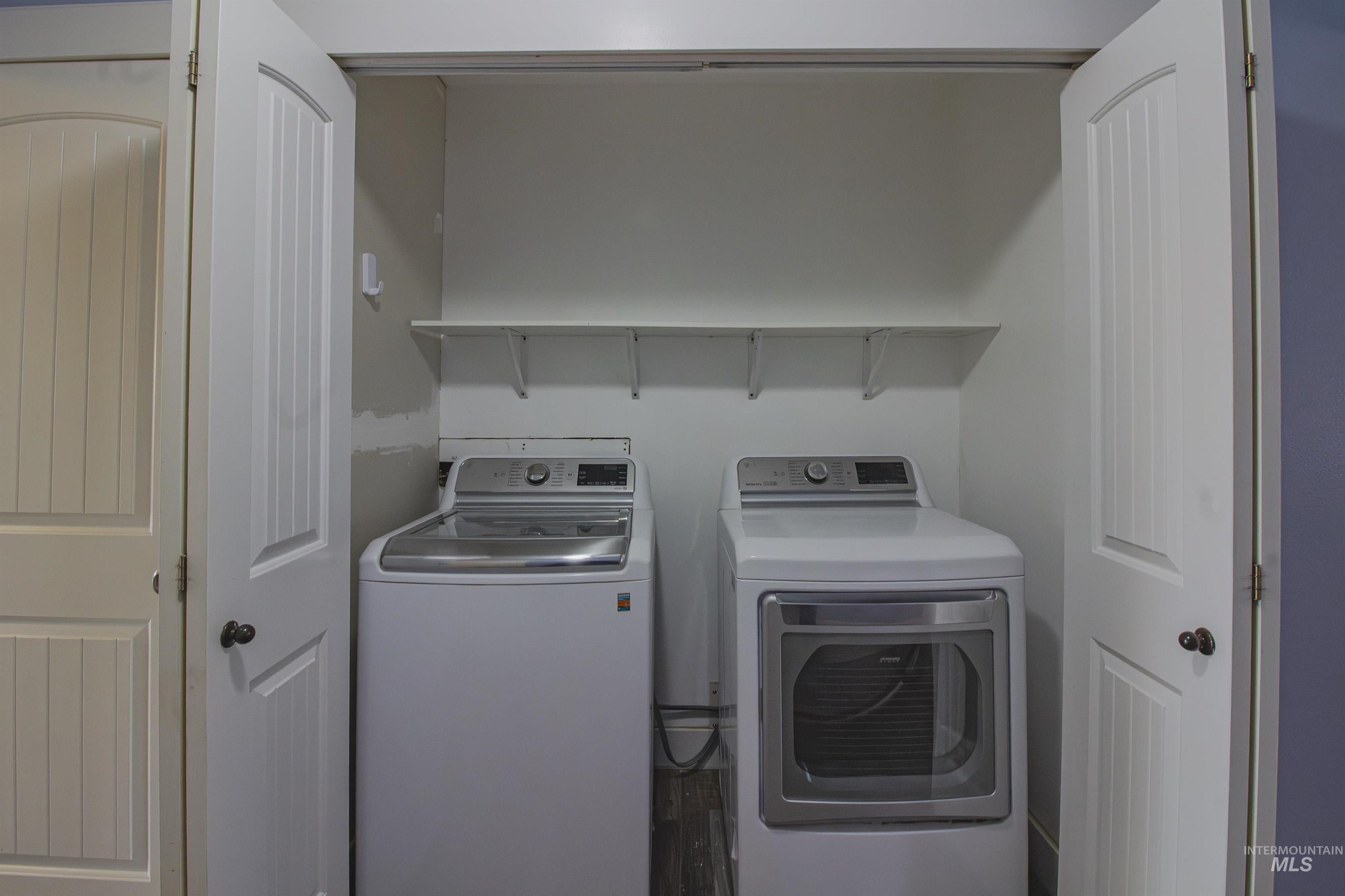 252 SE Boulevard, New Plymouth, Idaho 83655, 3 Bedrooms, 2 Bathrooms, Residential For Sale, Price $595,000,MLS 98979880