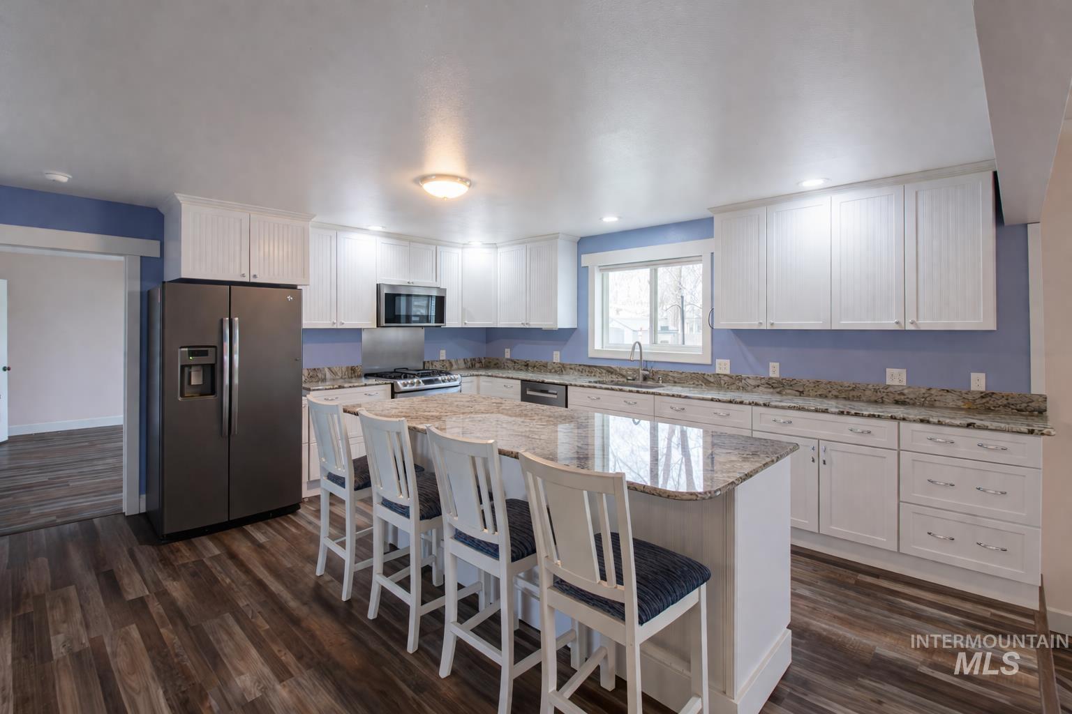 252 SE Boulevard, New Plymouth, Idaho 83655, 3 Bedrooms, 2 Bathrooms, Residential For Sale, Price $595,000,MLS 98979880