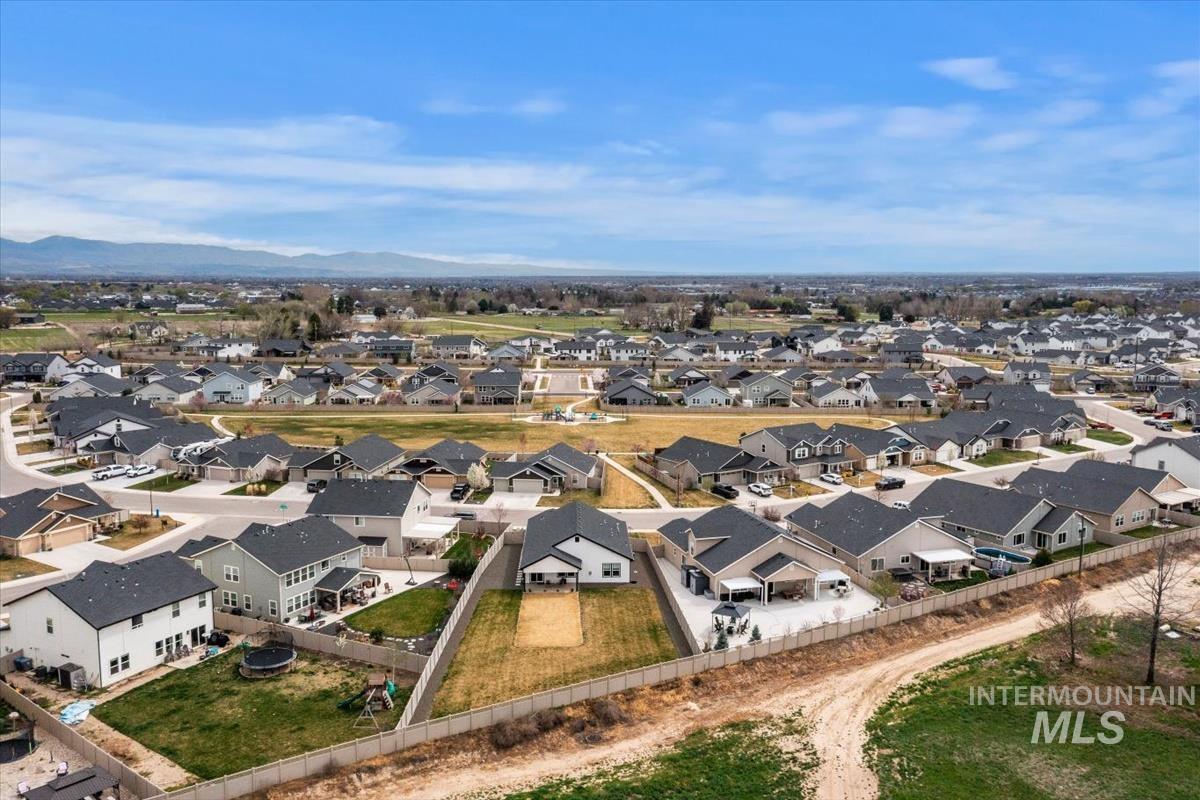 3123 N Greengate Way, Star, Idaho 83669, 3 Bedrooms, 2 Bathrooms, Residential For Sale, Price $579,650, 98979882