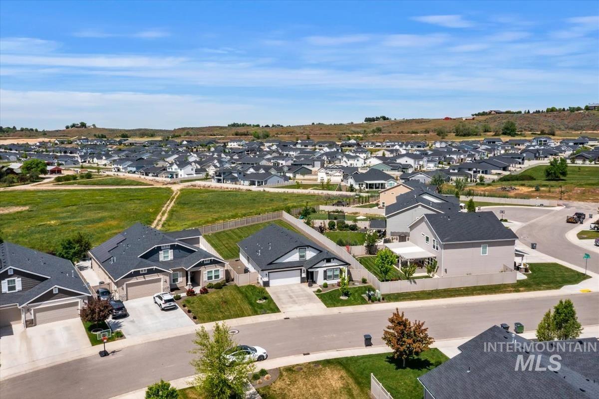 3123 N Greengate Way, Star, Idaho 83669, 3 Bedrooms, 2 Bathrooms, Residential For Sale, Price $567,999, 98979882