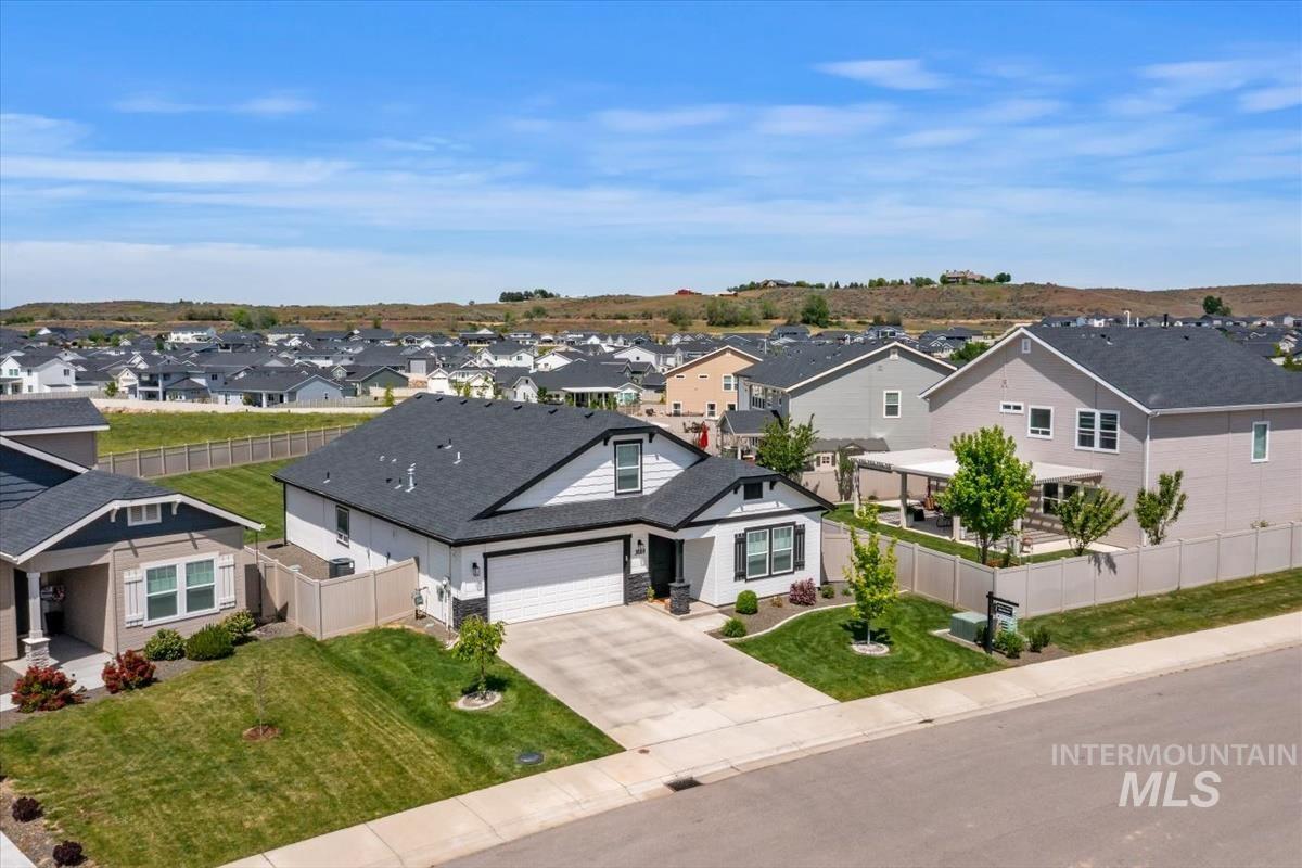 3123 N Greengate Way, Star, Idaho 83669, 3 Bedrooms, 2 Bathrooms, Residential For Sale, Price $567,999, 98979882