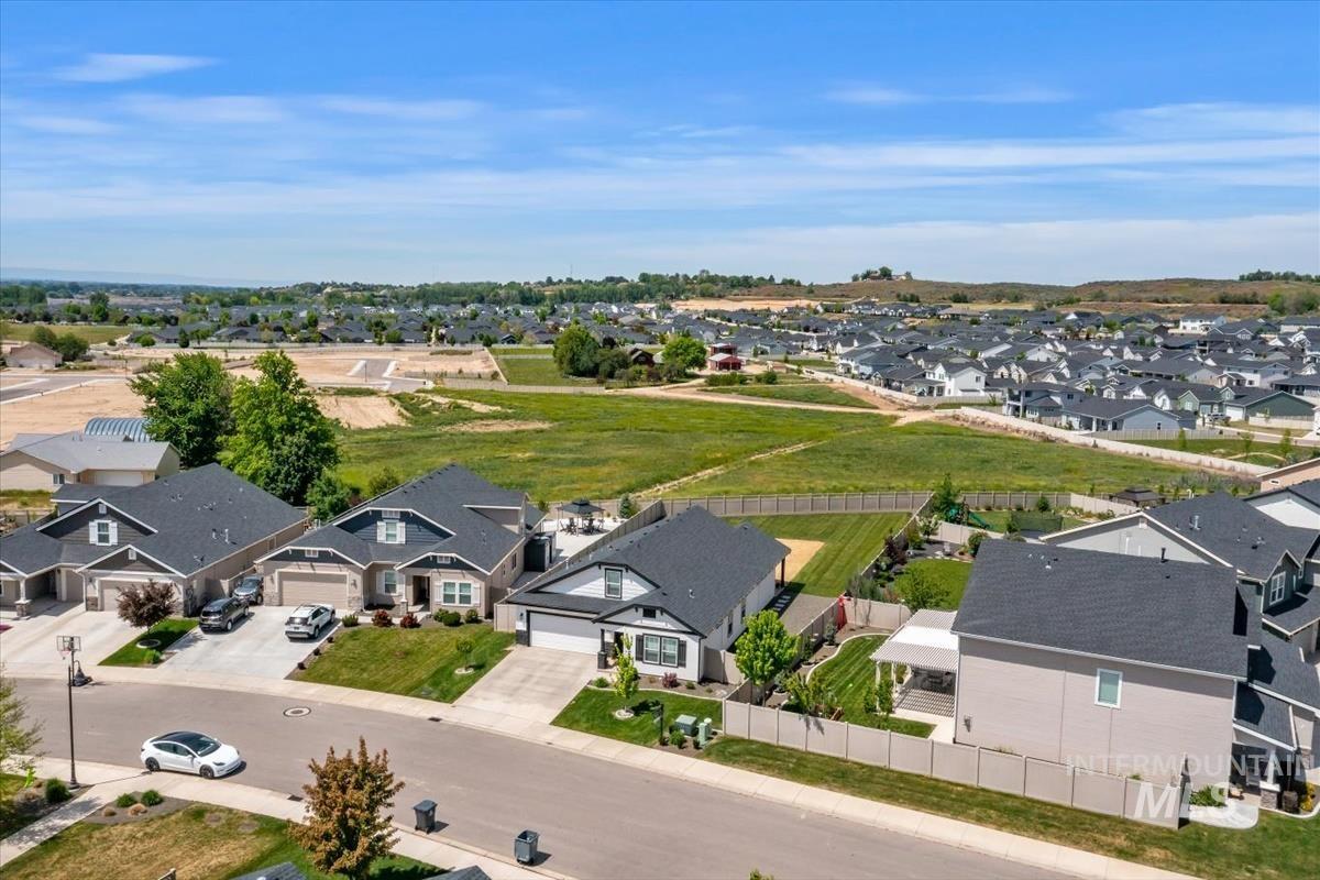 3123 N Greengate Way, Star, Idaho 83669, 3 Bedrooms, 2 Bathrooms, Residential For Sale, Price $567,999, 98979882