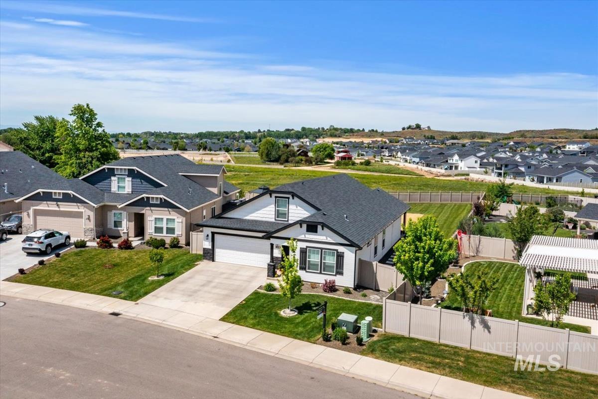 3123 N Greengate Way, Star, Idaho 83669, 3 Bedrooms, 2 Bathrooms, Residential For Sale, Price $567,999, 98979882
