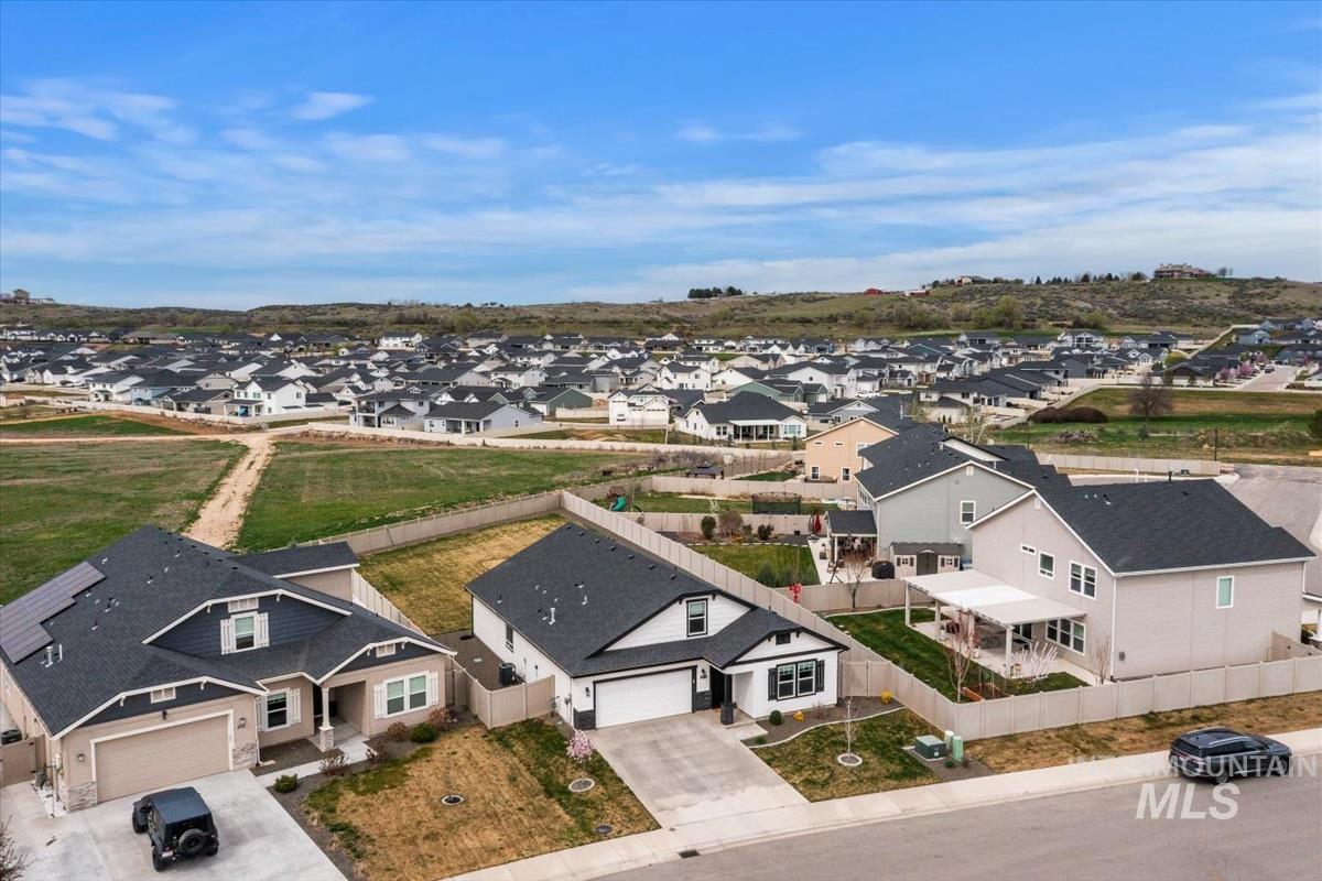 3123 N Greengate Way, Star, Idaho 83669, 3 Bedrooms, 2 Bathrooms, Residential For Sale, Price $579,650, 98979882