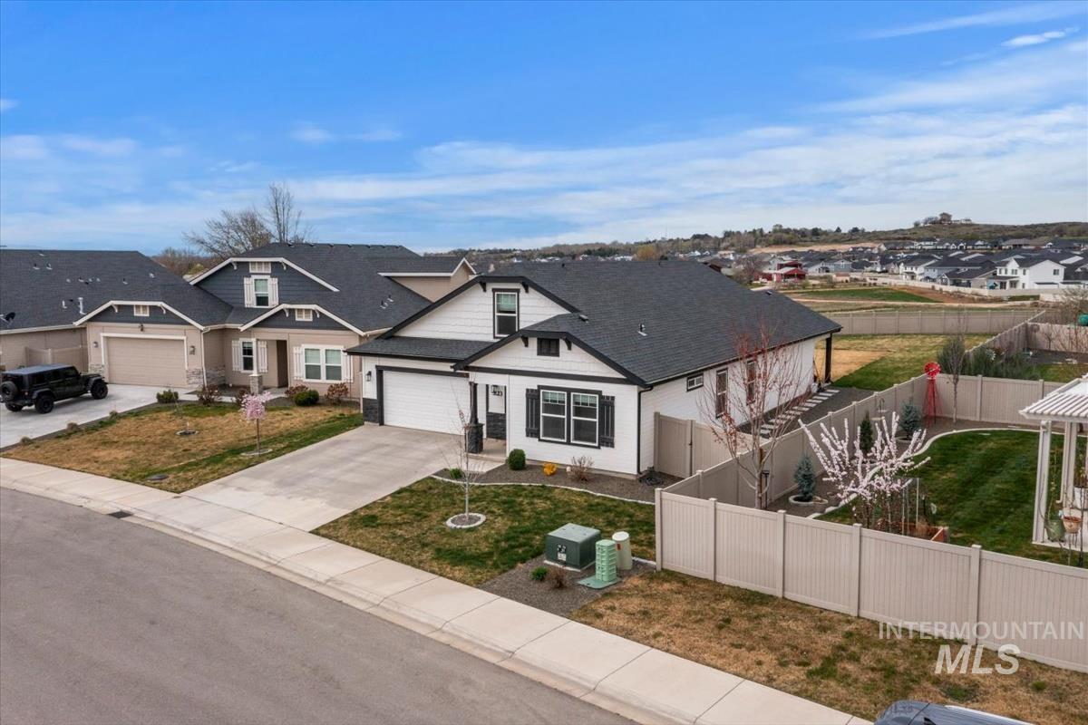 3123 N Greengate Way, Star, Idaho 83669, 3 Bedrooms, 2 Bathrooms, Residential For Sale, Price $579,650, 98979882