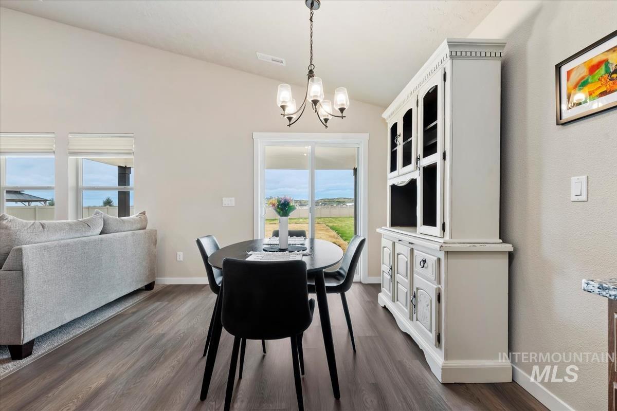 3123 N Greengate Way, Star, Idaho 83669, 3 Bedrooms, 2 Bathrooms, Residential For Sale, Price $567,999, 98979882