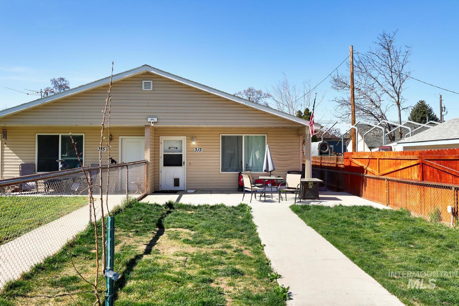 317 15Th Ave N, Nampa, Idaho 83687, 3 Bedrooms, 1.5 Bathrooms, Residential Income For Sale, Price $339,000,MLS 98979886