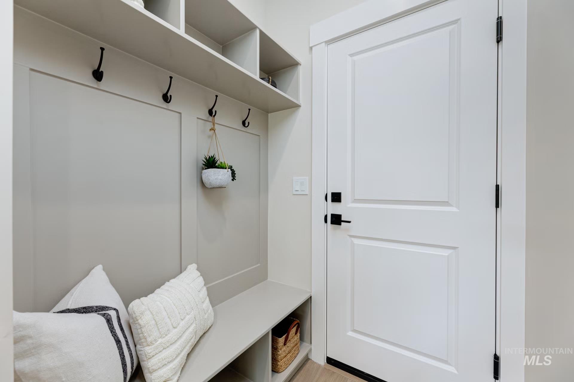 2135 E Sweet Pearl, Kuna, Idaho 83634, 3 Bedrooms, 2 Bathrooms, Residential For Sale, Price $539,880, 98979887