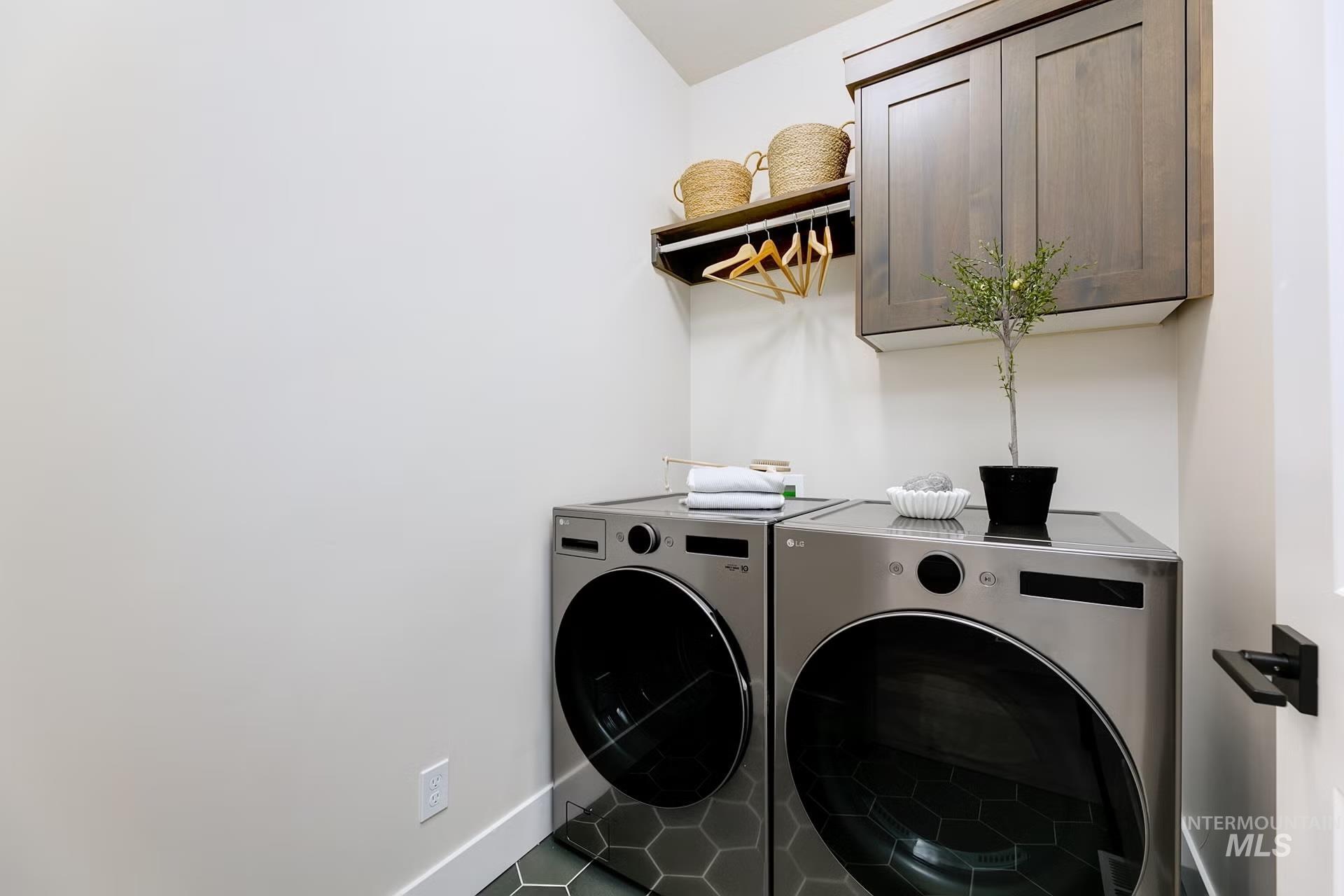 2135 E Sweet Pearl, Kuna, Idaho 83634, 3 Bedrooms, 2 Bathrooms, Residential For Sale, Price $539,880, 98979887