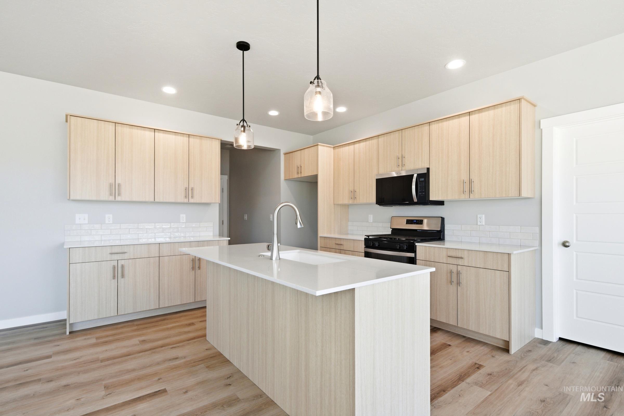 8369 E Cool River Lp, Nampa, Idaho 83687, 5 Bedrooms, 2.5 Bathrooms, Residential For Sale, Price $619,990,MLS 98979888