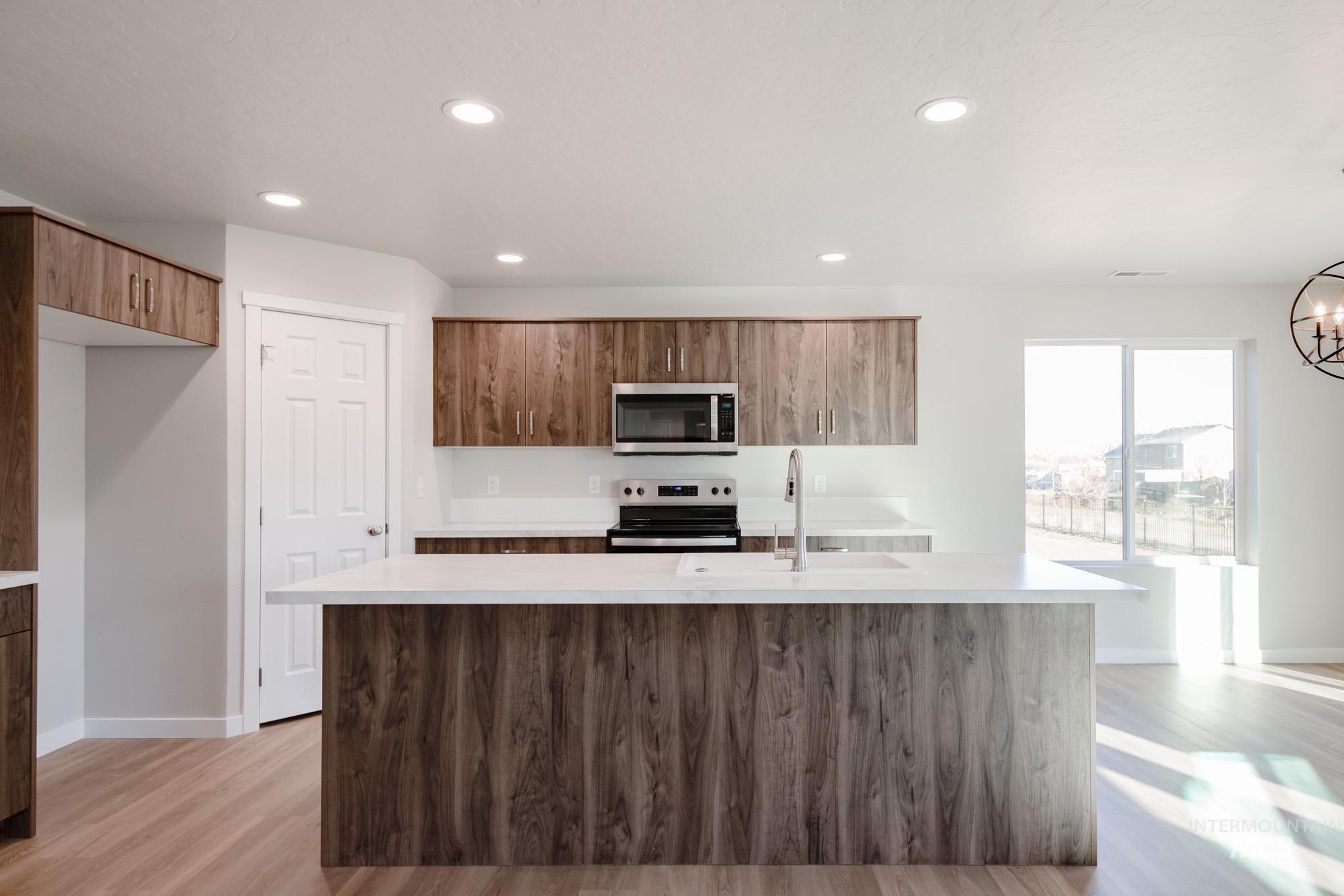 1066 Woods Bog Ave, Middleton, Idaho 83644, 4 Bedrooms, 3 Bathrooms, Residential For Sale, Price $539,990, 98979889