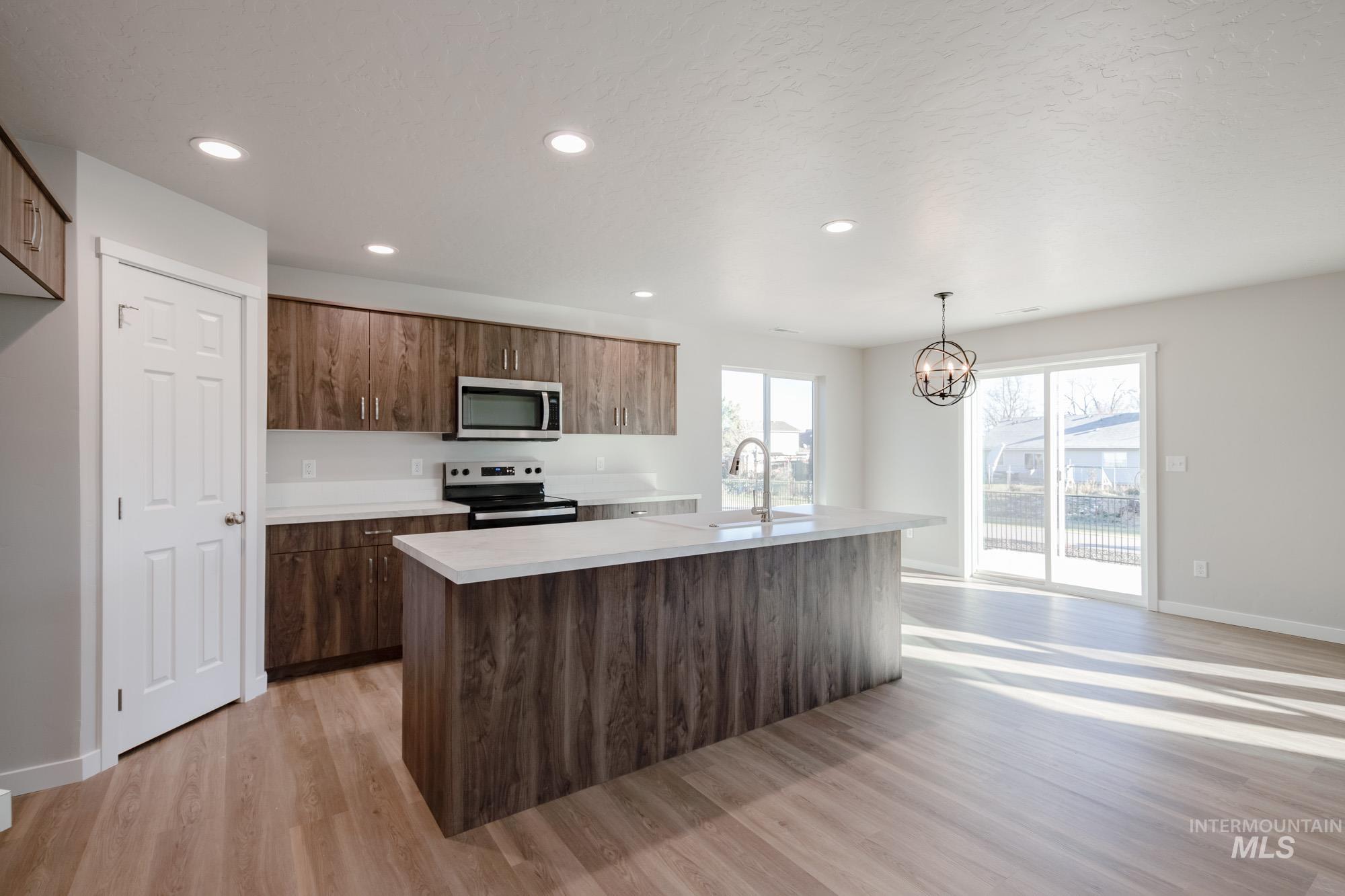 1066 Woods Bog Ave, Middleton, Idaho 83644, 4 Bedrooms, 3 Bathrooms, Residential For Sale, Price $539,990, 98979889