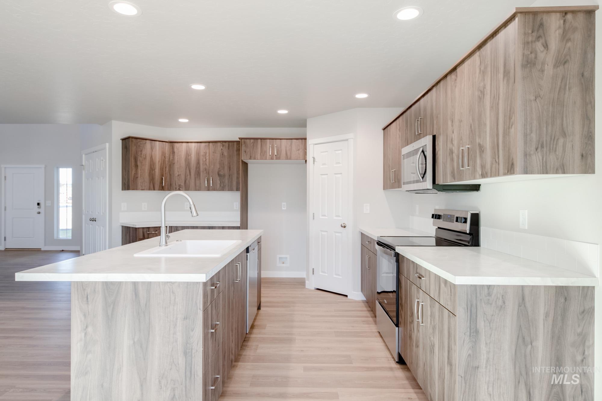 1066 Woods Bog Ave, Middleton, Idaho 83644, 4 Bedrooms, 3 Bathrooms, Residential For Sale, Price $539,990, 98979889