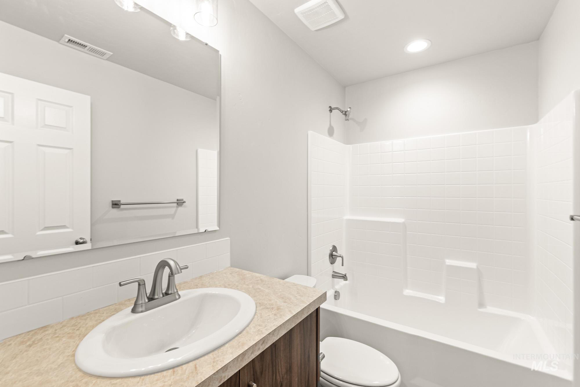 7080 E Marble Springs Dr, Nampa, Idaho 83687, 3 Bedrooms, 2 Bathrooms, Residential For Sale, Price $435,990, 98979891