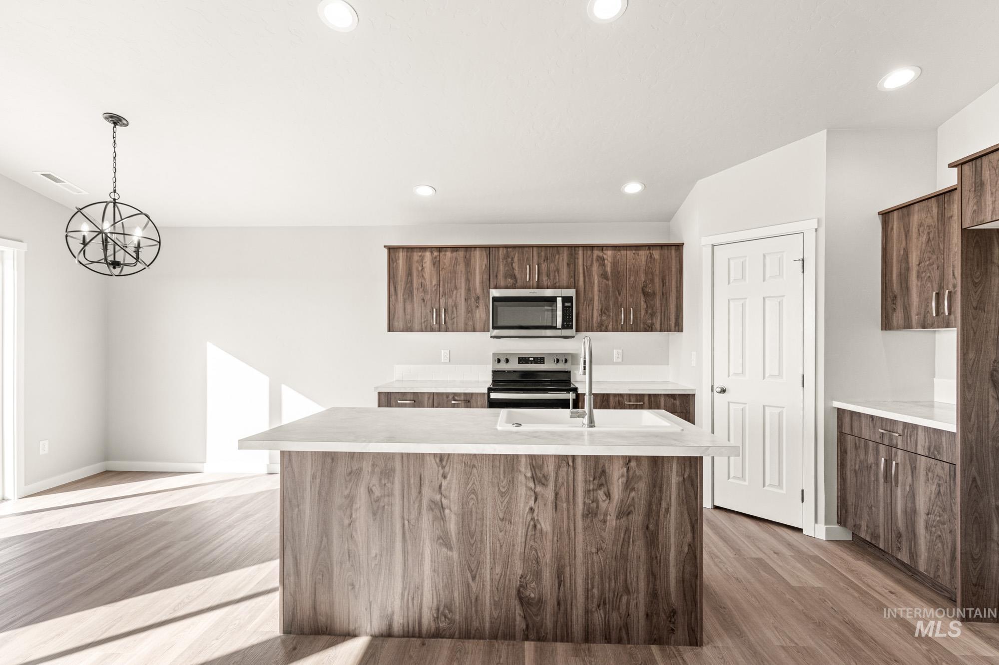 7080 E Marble Springs Dr, Nampa, Idaho 83687, 3 Bedrooms, 2 Bathrooms, Residential For Sale, Price $435,990, 98979891