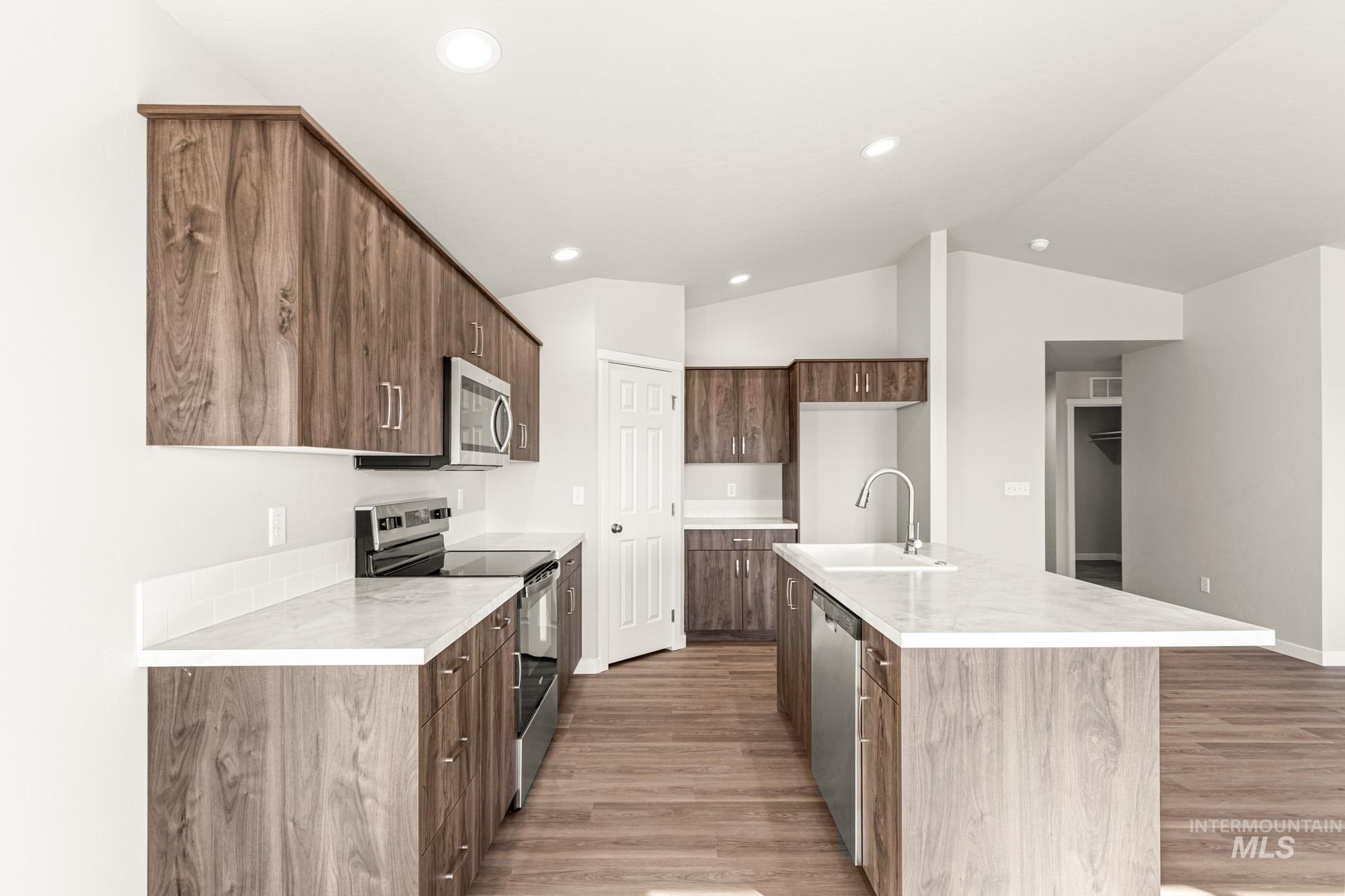 7080 E Marble Springs Dr, Nampa, Idaho 83687, 3 Bedrooms, 2 Bathrooms, Residential For Sale, Price $435,990, 98979891