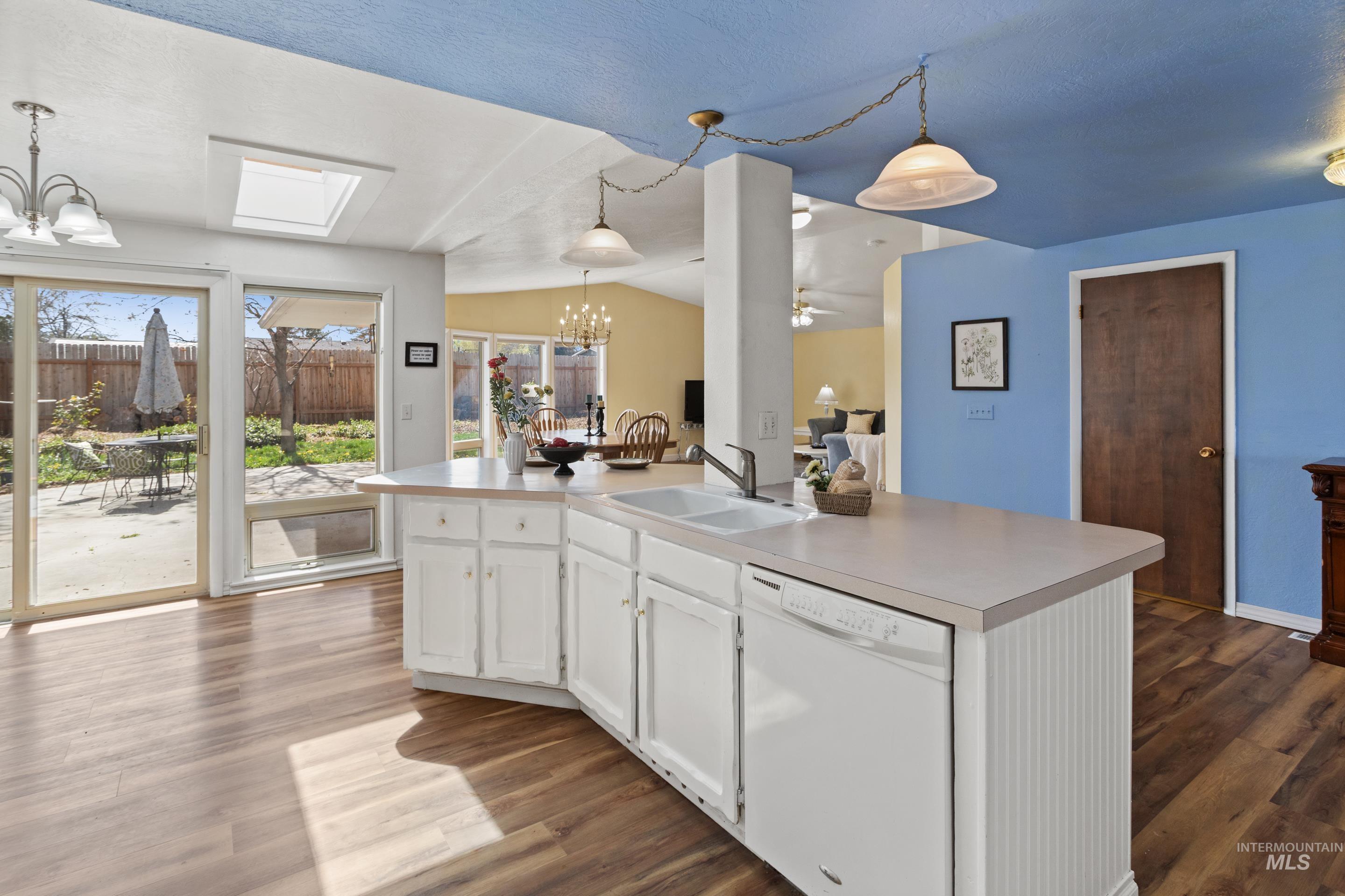 711 W Elm, Caldwell, Idaho 83605, 4 Bedrooms, 3 Bathrooms, Residential For Sale, Price $484,900, 98979892