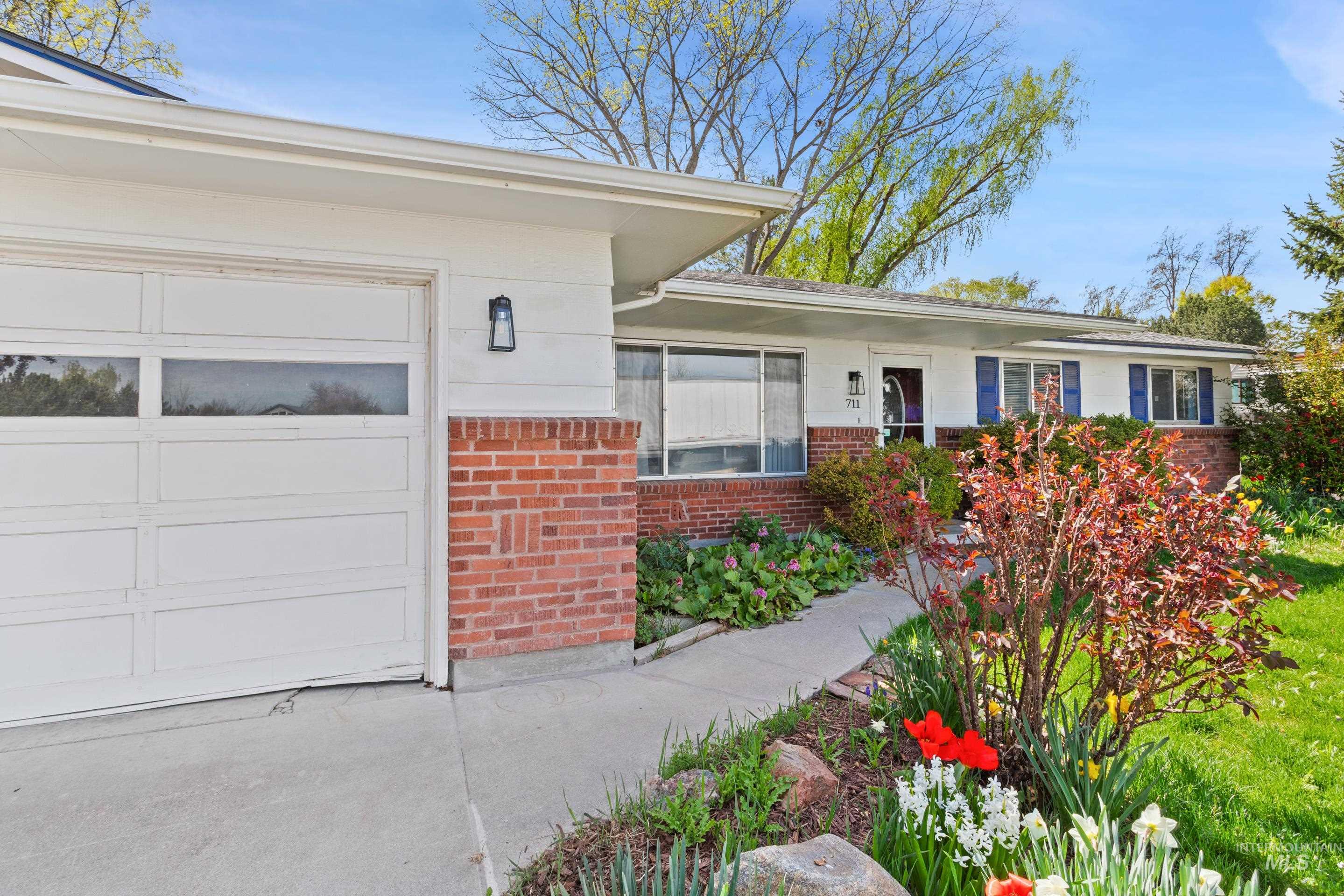 711 W Elm, Caldwell, Idaho 83605, 4 Bedrooms, 3 Bathrooms, Residential For Sale, Price $479,900, 98979892