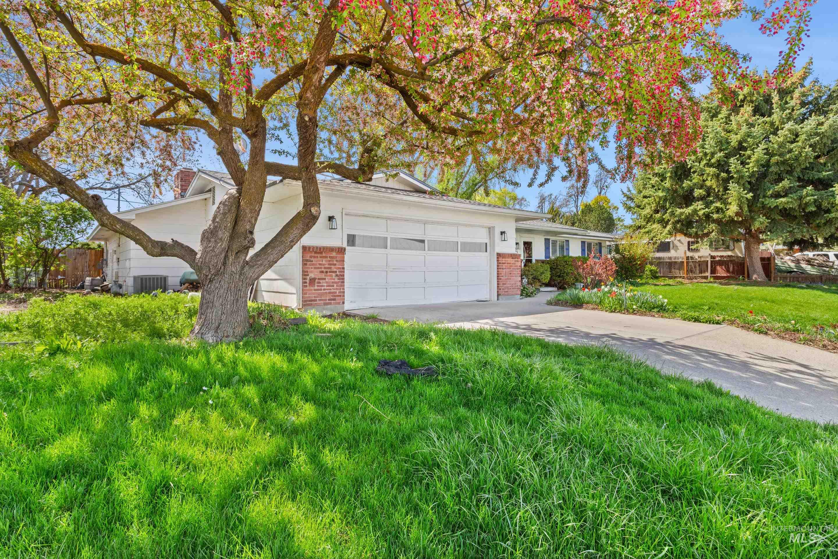 711 W Elm, Caldwell, Idaho 83605, 4 Bedrooms, 3 Bathrooms, Residential For Sale, Price $484,900, 98979892