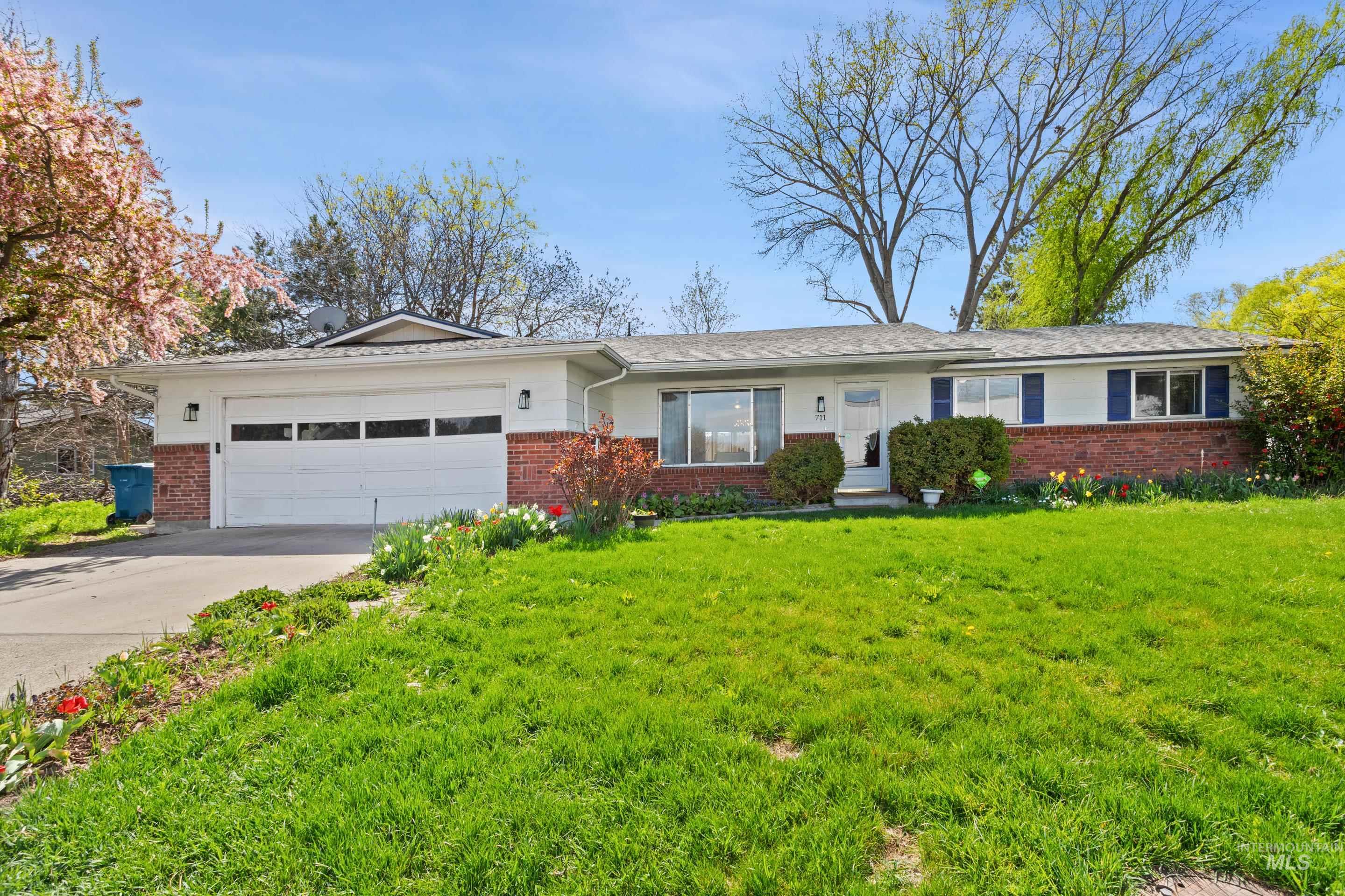 711 W Elm, Caldwell, Idaho 83605, 4 Bedrooms, 3 Bathrooms, Residential For Sale, Price $484,900, 98979892