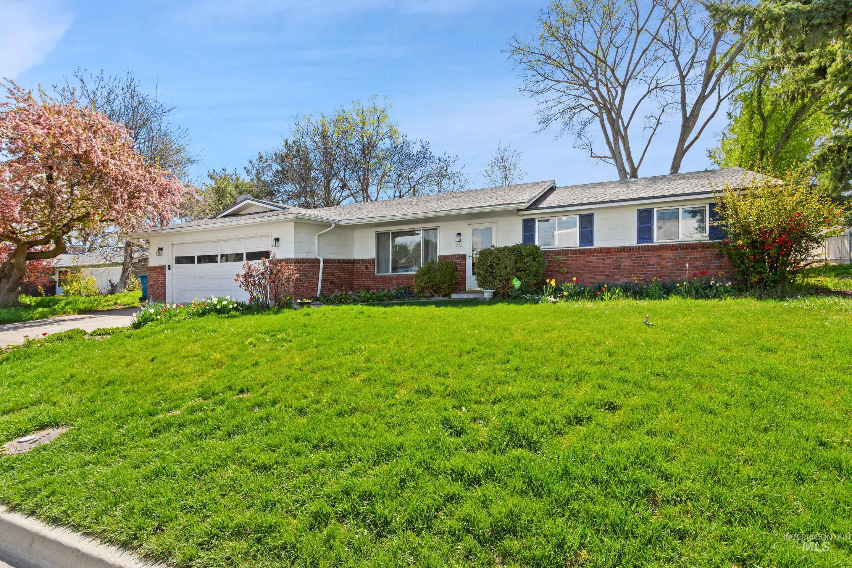 711 W Elm, Caldwell, Idaho 83605, 4 Bedrooms, 3 Bathrooms, Residential For Sale, Price $484,900, 98979892
