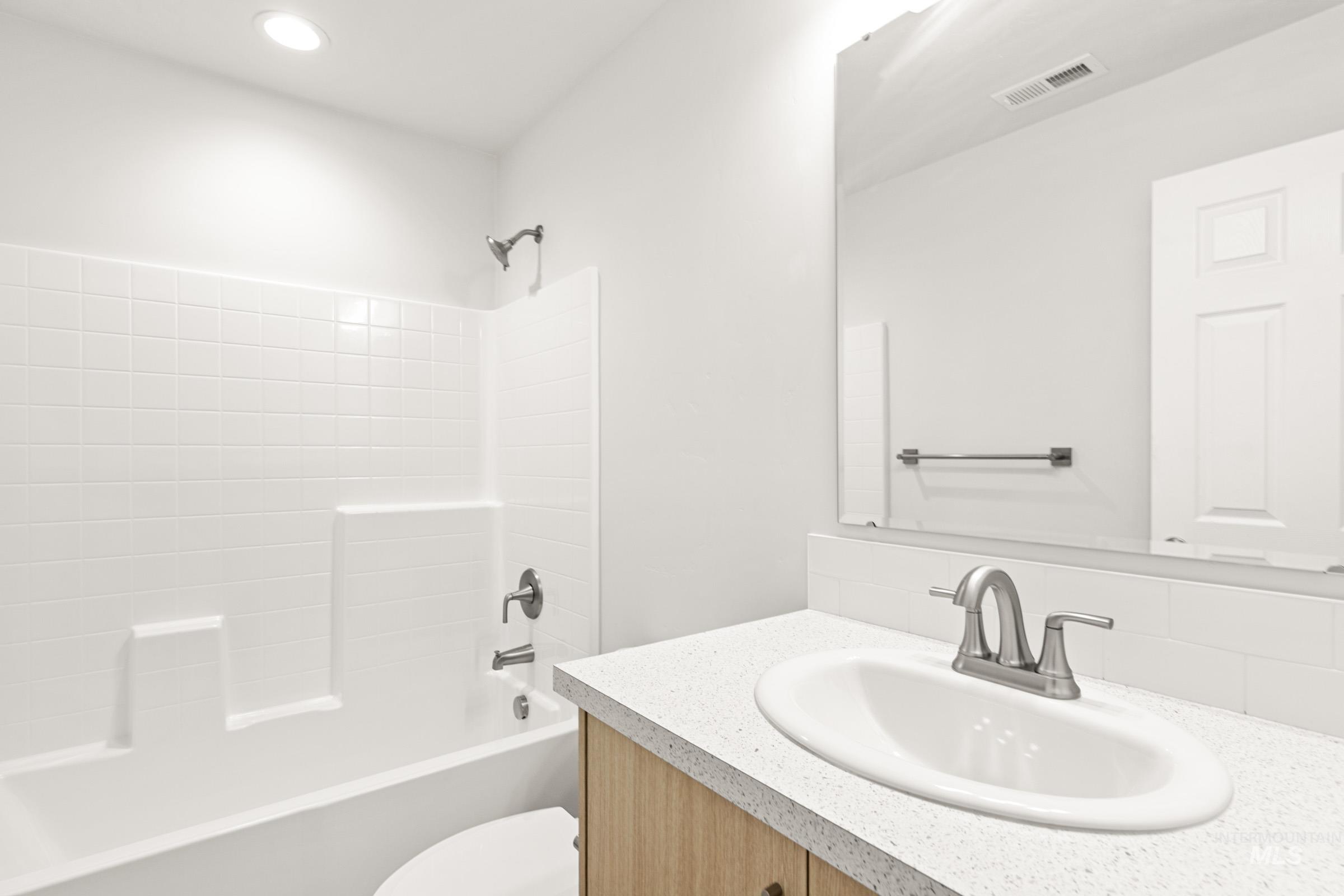 13736 Inman Ct, Caldwell, Idaho 83607, 3 Bedrooms, 2 Bathrooms, Residential For Sale, Price $429,990, 98979894