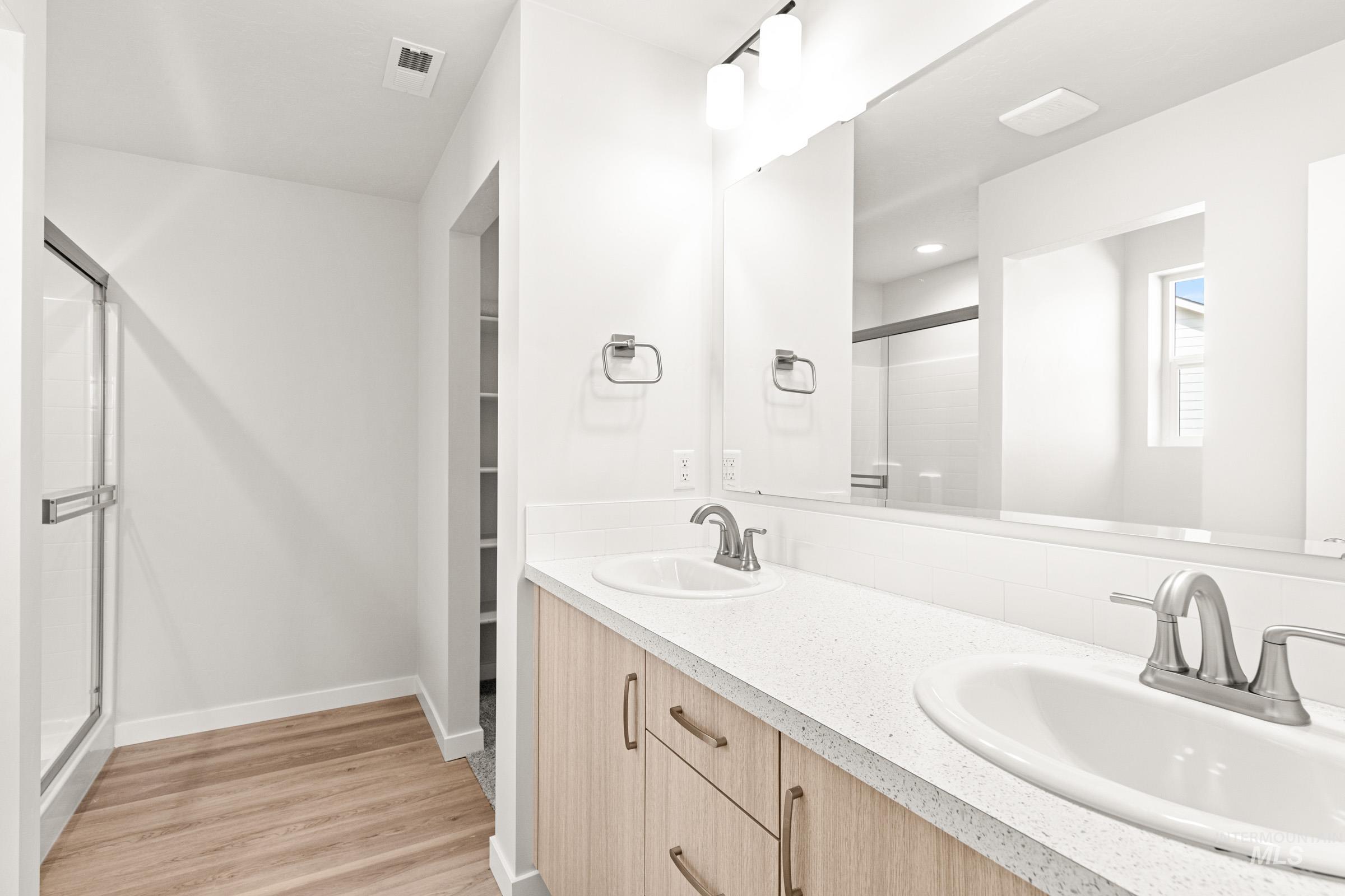 13736 Inman Ct, Caldwell, Idaho 83607, 3 Bedrooms, 2 Bathrooms, Residential For Sale, Price $429,990, 98979894