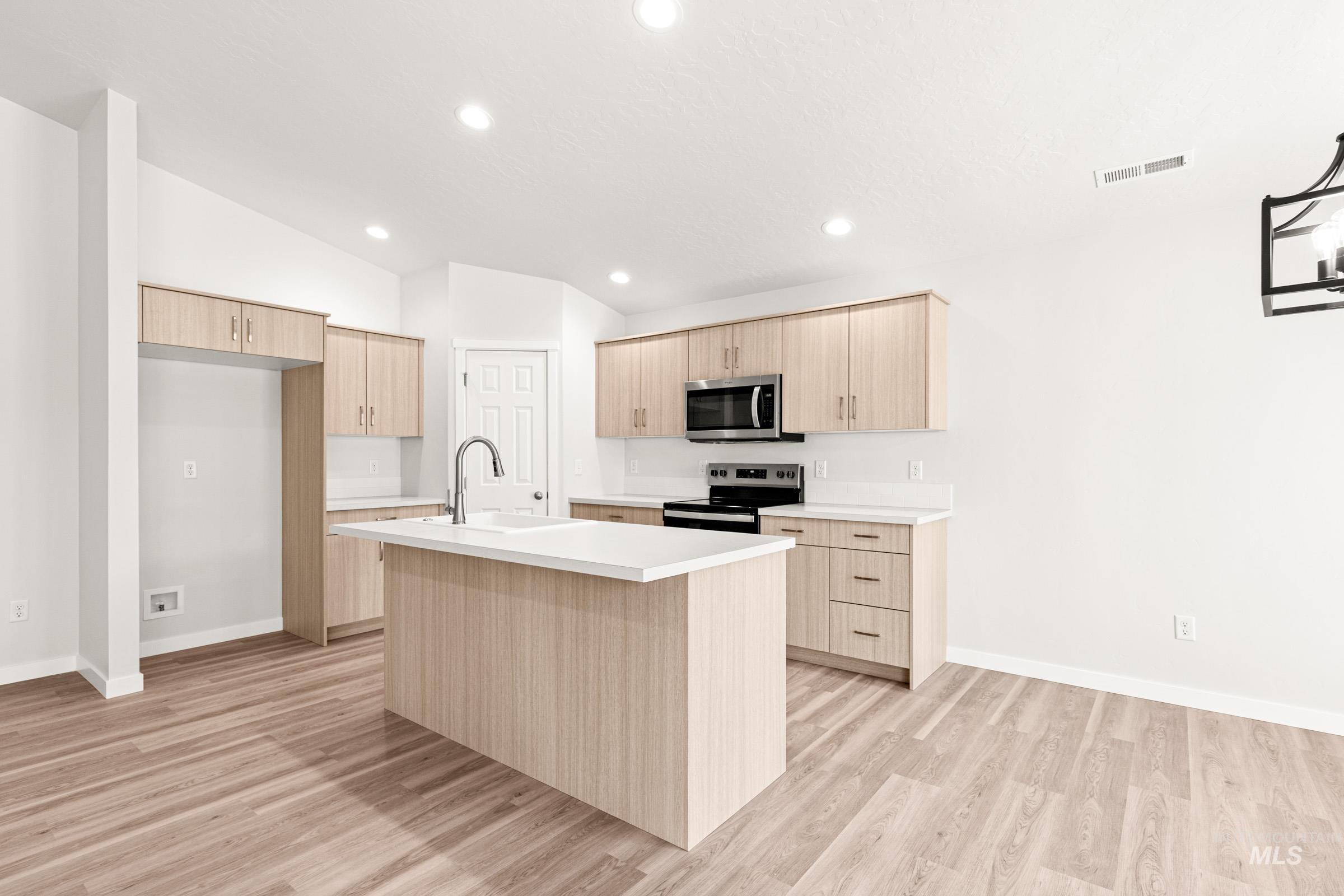 13736 Inman Ct, Caldwell, Idaho 83607, 3 Bedrooms, 2 Bathrooms, Residential For Sale, Price $429,990, 98979894