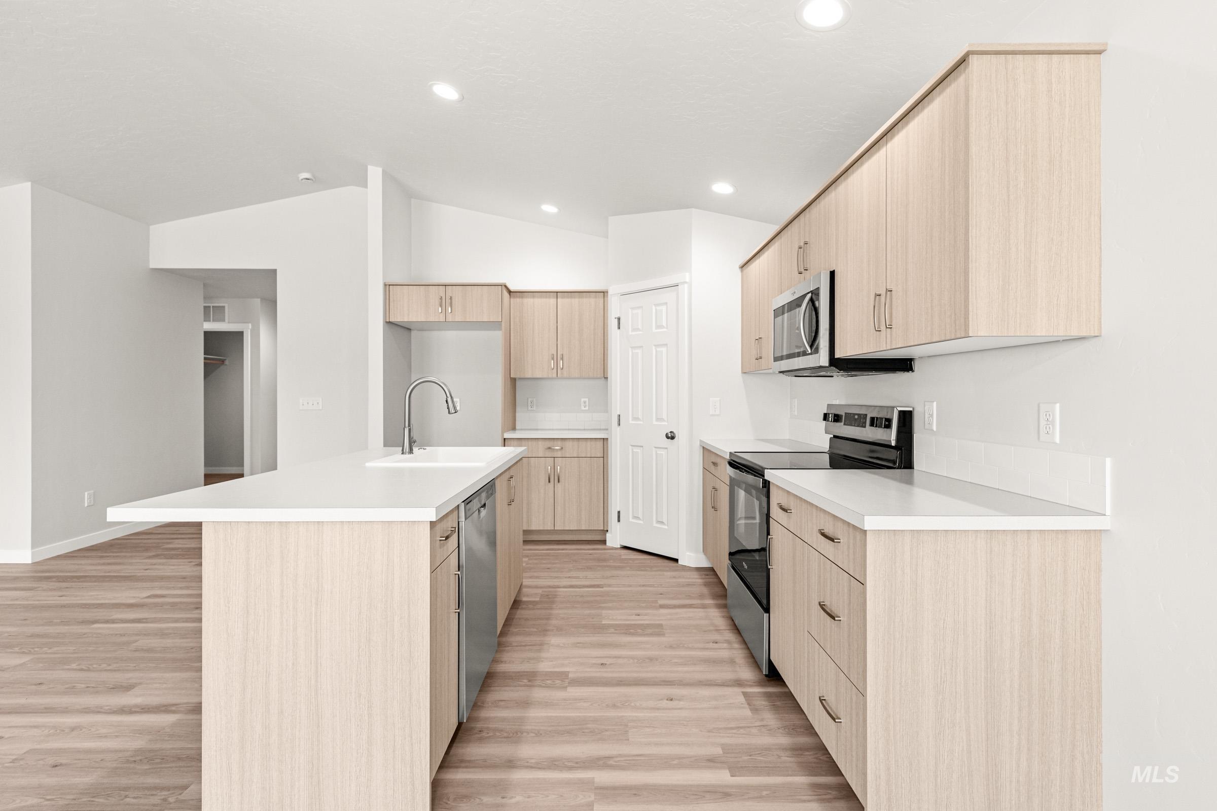 13736 Inman Ct, Caldwell, Idaho 83607, 3 Bedrooms, 2 Bathrooms, Residential For Sale, Price $429,990, 98979894