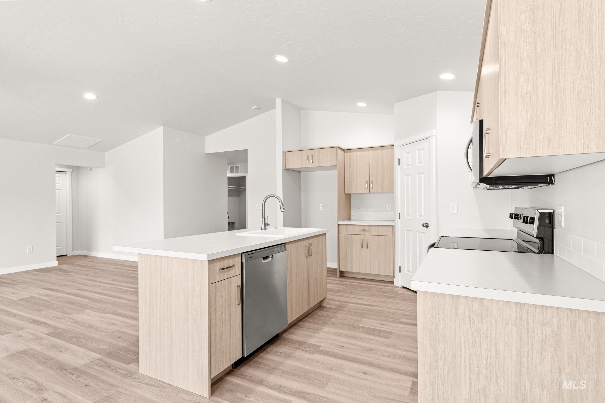 13736 Inman Ct, Caldwell, Idaho 83607, 3 Bedrooms, 2 Bathrooms, Residential For Sale, Price $429,990, 98979894