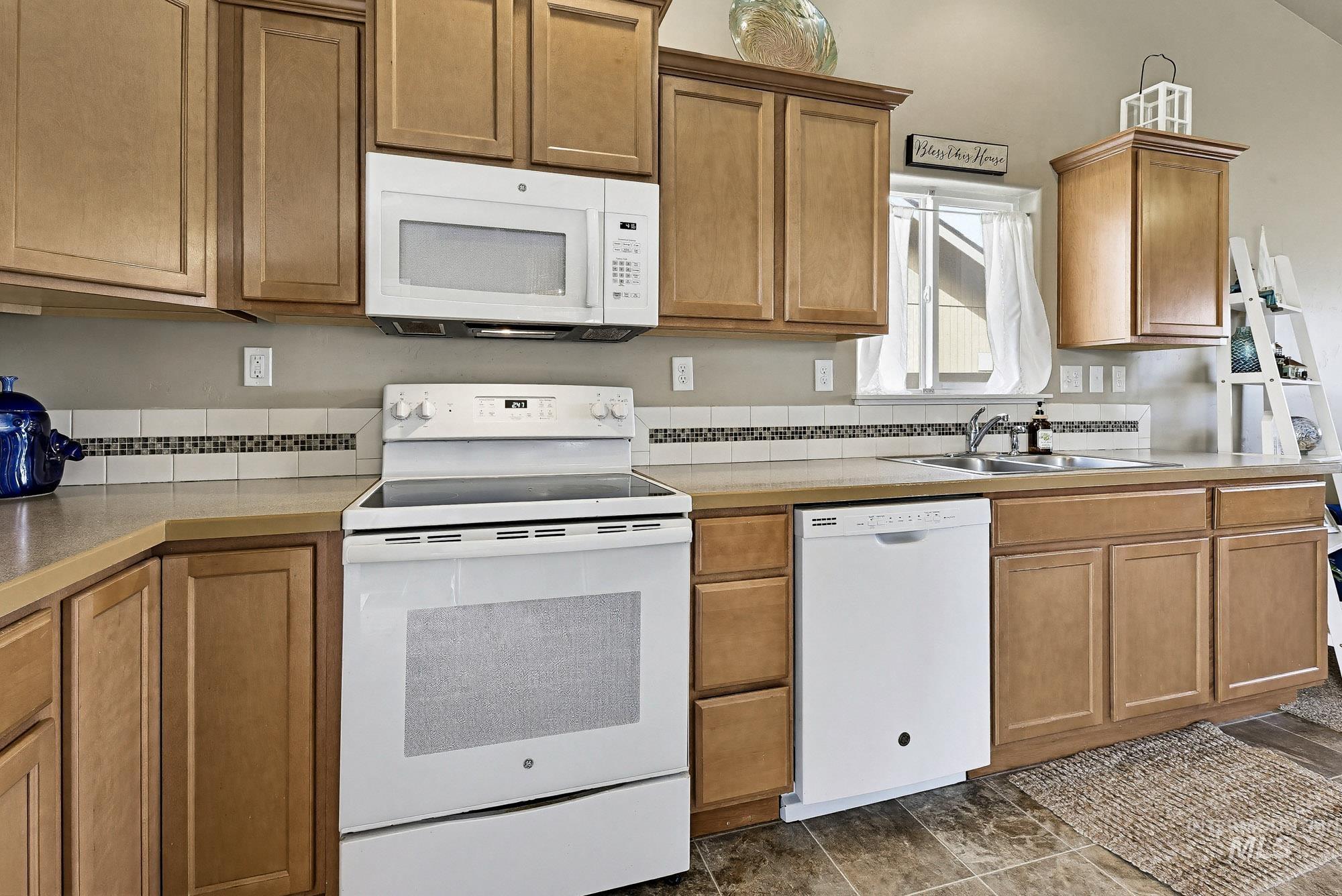 122 Concourse Ave, Caldwell, Idaho 83605, 3 Bedrooms, 2 Bathrooms, Residential For Sale, Price $339,900, 98979895