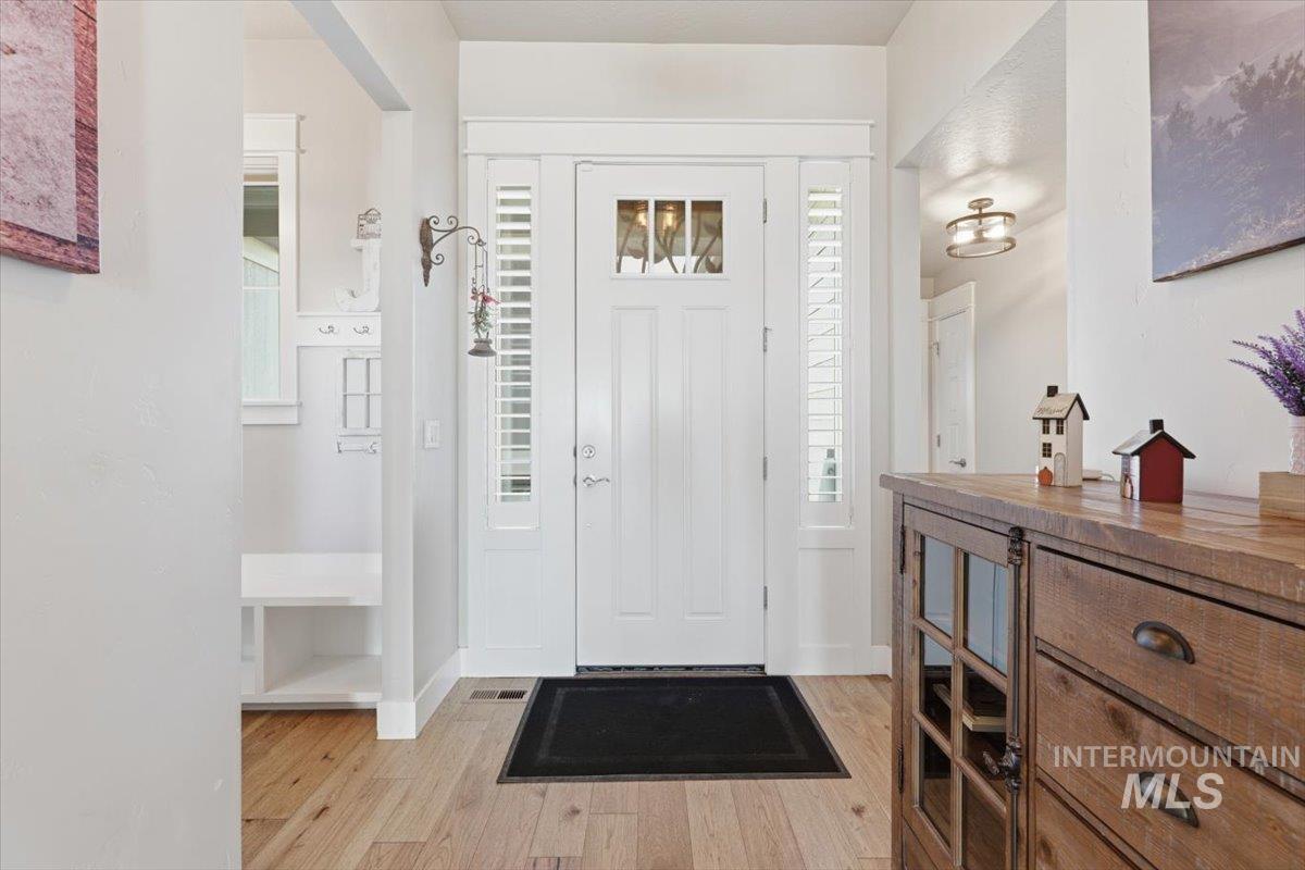 2025 Nordic Ave., Middleton, Idaho 83644, 3 Bedrooms, 3.5 Bathrooms, Residential For Sale, Price $905,000, 98979896