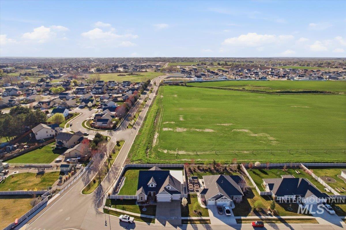 2025 Nordic Ave., Middleton, Idaho 83644, 3 Bedrooms, 3.5 Bathrooms, Residential For Sale, Price $905,000, 98979896