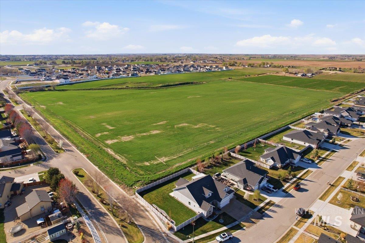 2025 Nordic Ave., Middleton, Idaho 83644, 3 Bedrooms, 3.5 Bathrooms, Residential For Sale, Price $905,000, 98979896