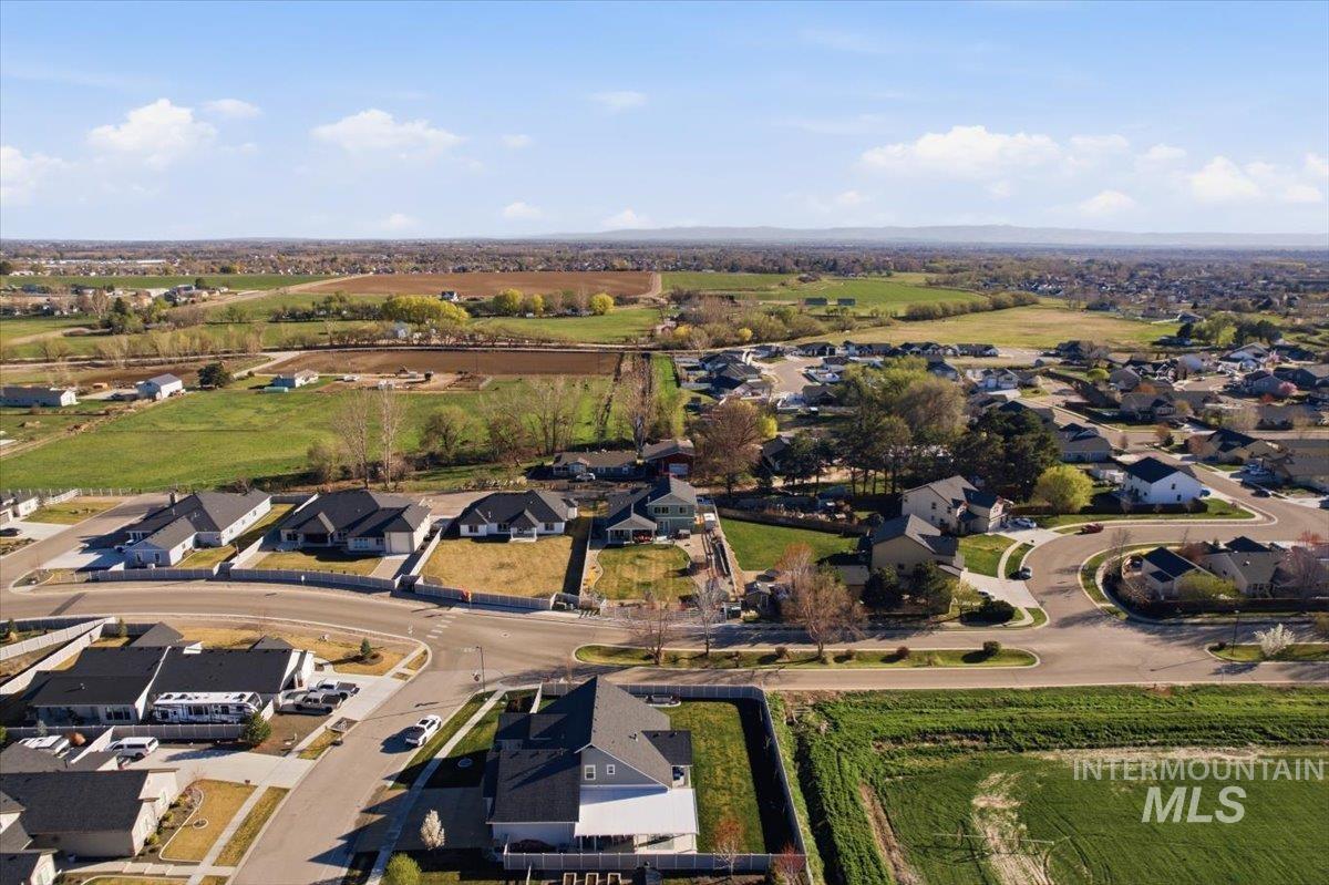 2025 Nordic Ave., Middleton, Idaho 83644, 3 Bedrooms, 3.5 Bathrooms, Residential For Sale, Price $905,000, 98979896