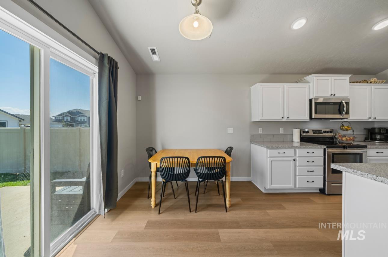 12443 Varga St., Caldwell, Idaho 83607, 3 Bedrooms, 2 Bathrooms, Residential For Sale, Price $389,000, 98979897