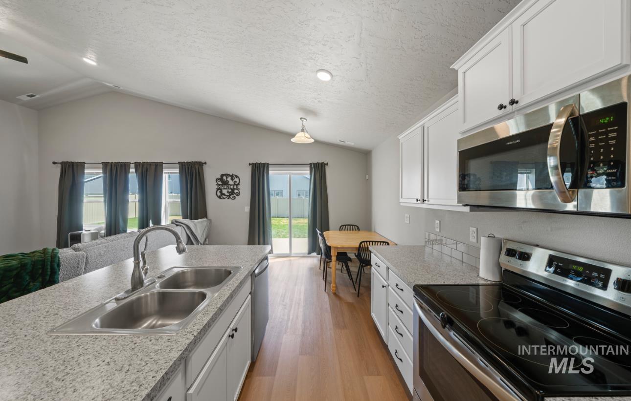 12443 Varga St., Caldwell, Idaho 83607, 3 Bedrooms, 2 Bathrooms, Residential For Sale, Price $389,000, 98979897