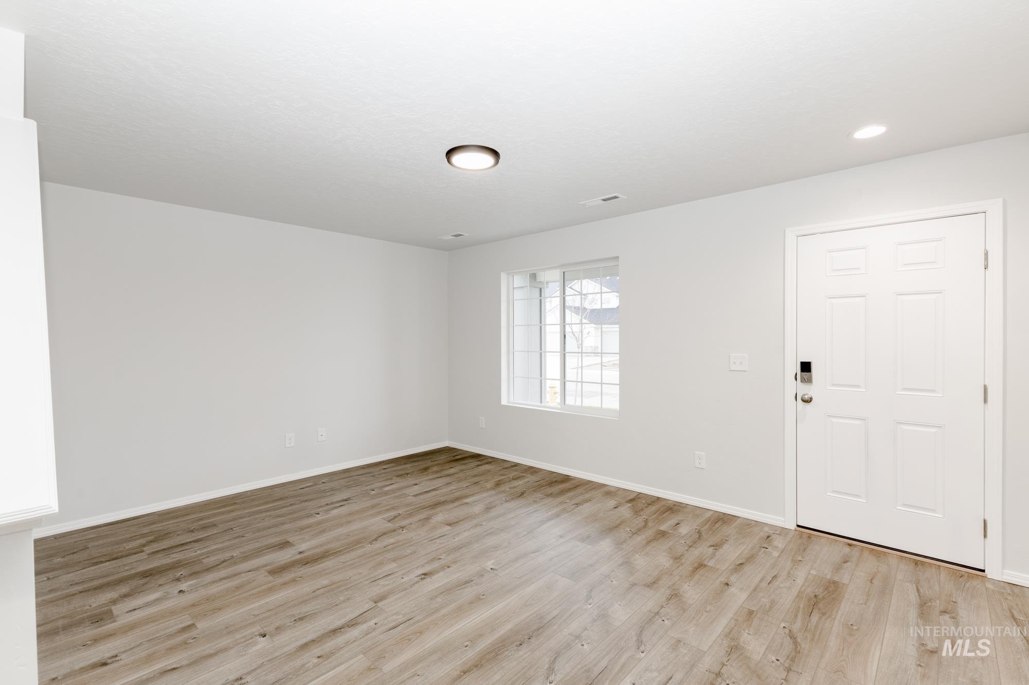 868 NE Trailridge St, Mountain Home, Idaho 83647, 5 Bedrooms, 3 Bathrooms, Residential For Sale, Price $464,990, 98979898