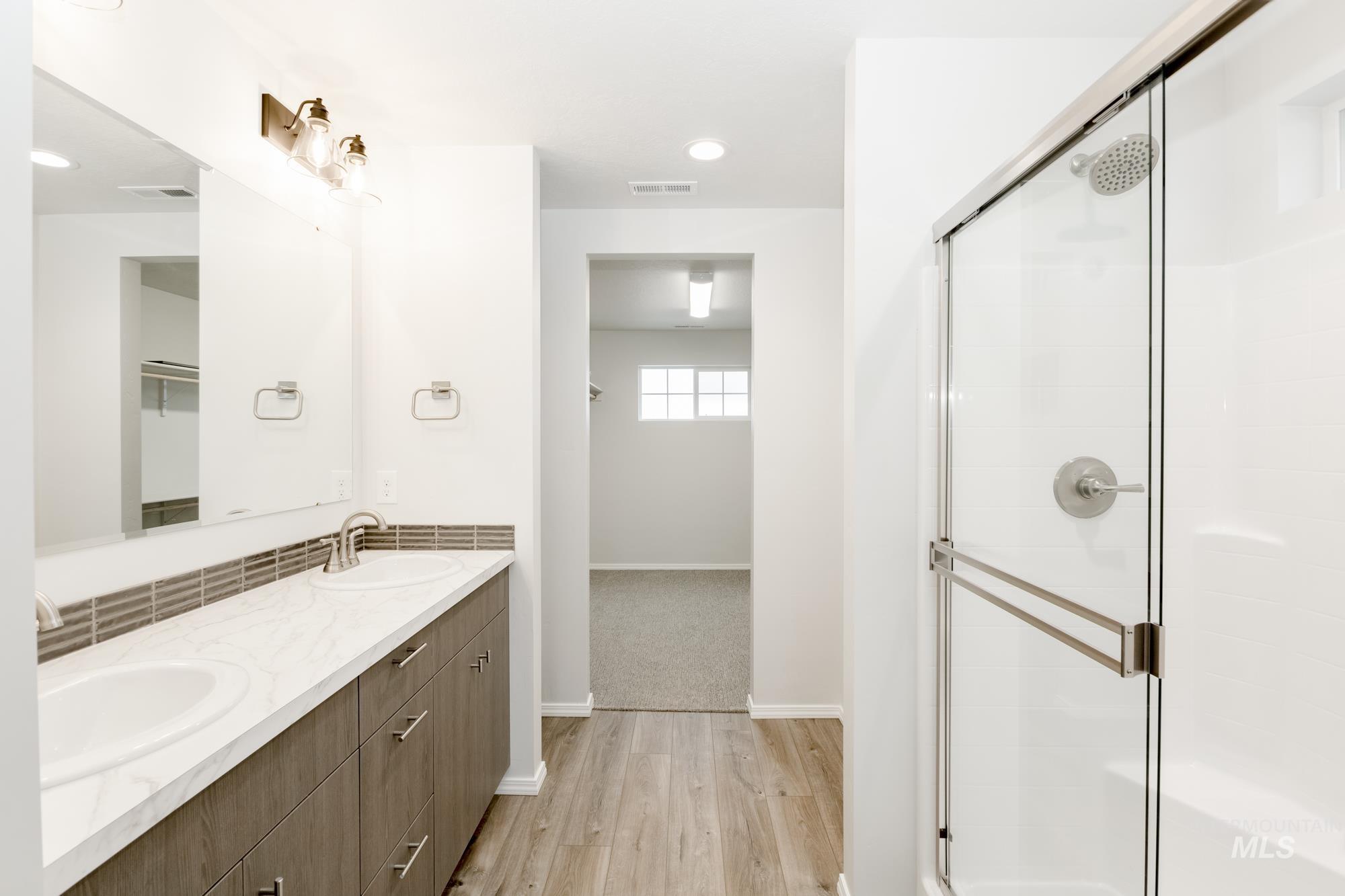 868 NE Trailridge St, Mountain Home, Idaho 83647, 5 Bedrooms, 3 Bathrooms, Residential For Sale, Price $464,990, 98979898