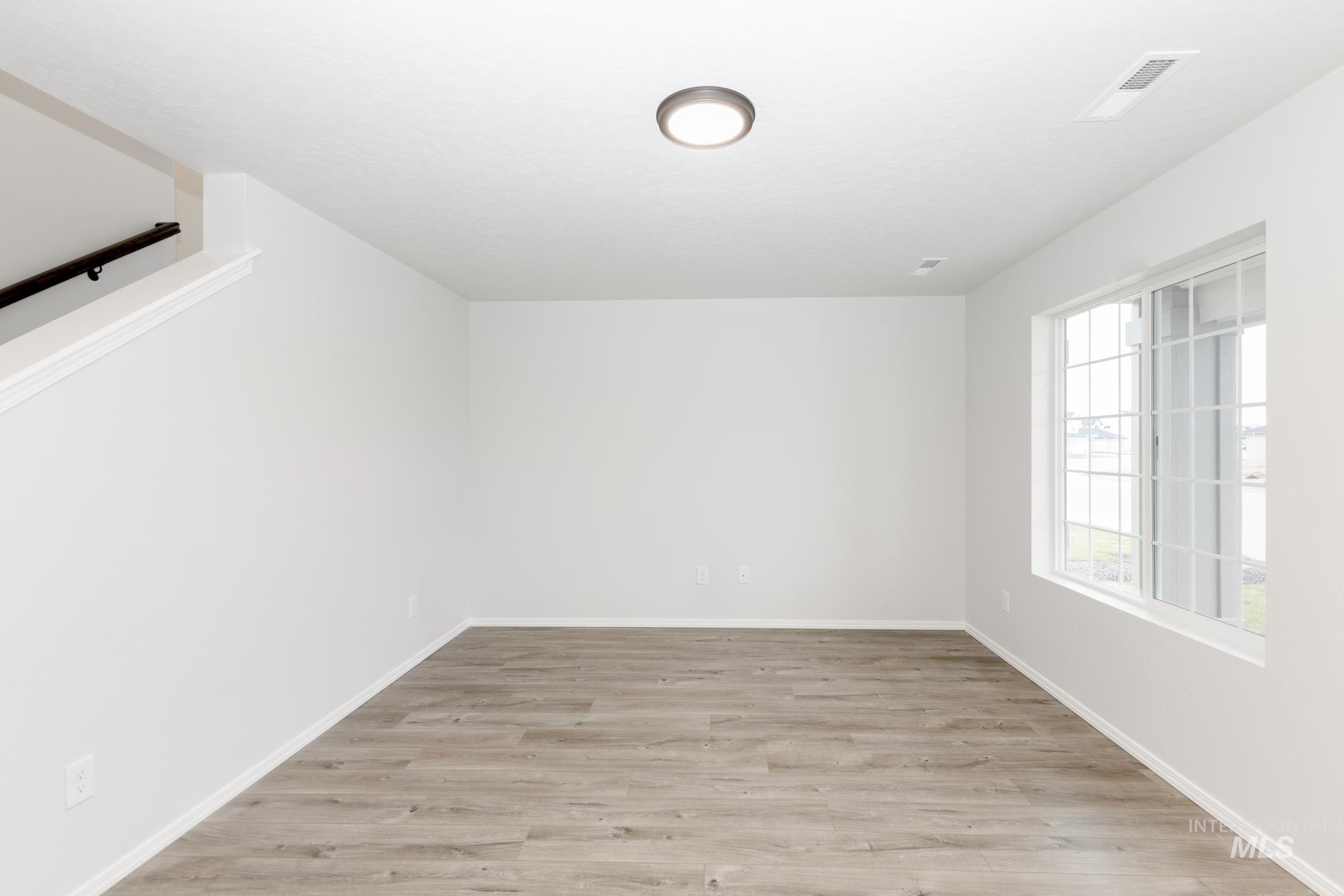 868 NE Trailridge St, Mountain Home, Idaho 83647, 5 Bedrooms, 3 Bathrooms, Residential For Sale, Price $464,990, 98979898