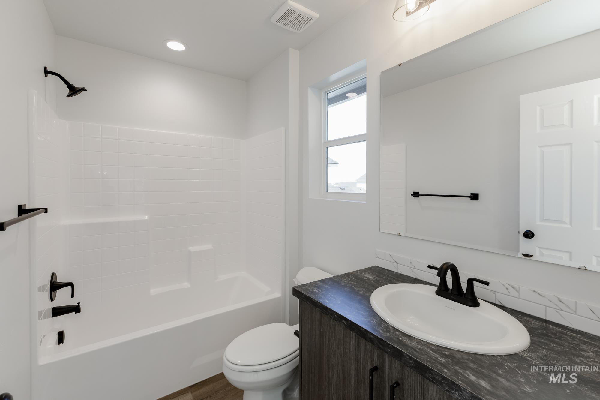 6699 W Fairy Falls Dr, Meridian, Idaho 83646, 3 Bedrooms, 2.5 Bathrooms, Residential For Sale, Price $469,990, 98979900