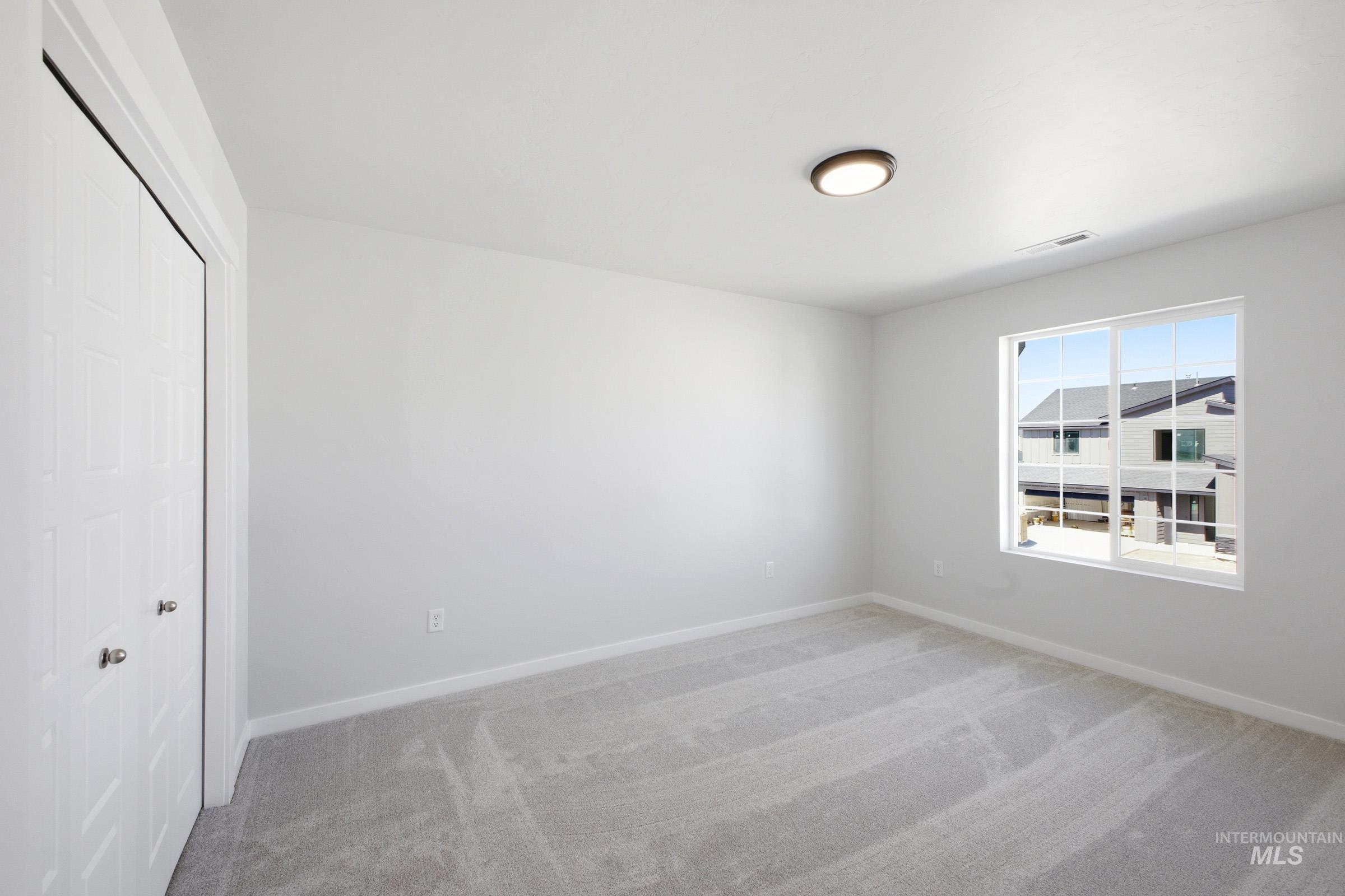 6593 W Plateau Creek Dr, Meridian, Idaho 83646, 5 Bedrooms, 3 Bathrooms, Residential For Sale, Price $559,990, 98979903