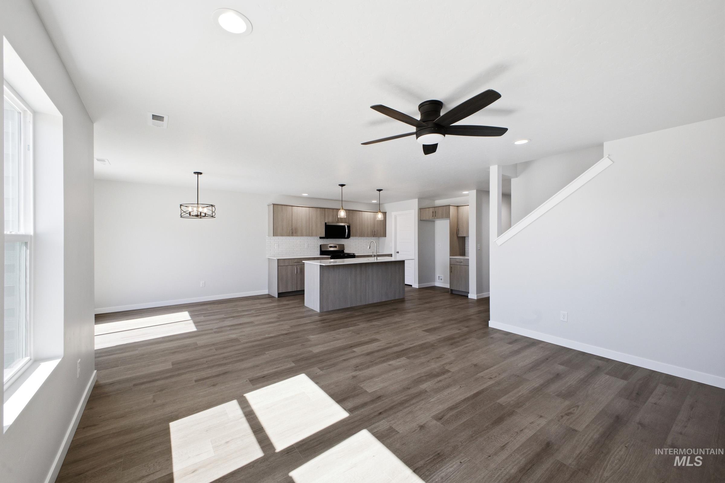 6617 W Plateau Creek Dr, Meridian, Idaho 83646, 4 Bedrooms, 2.5 Bathrooms, Residential For Sale, Price $514,990, 98979904
